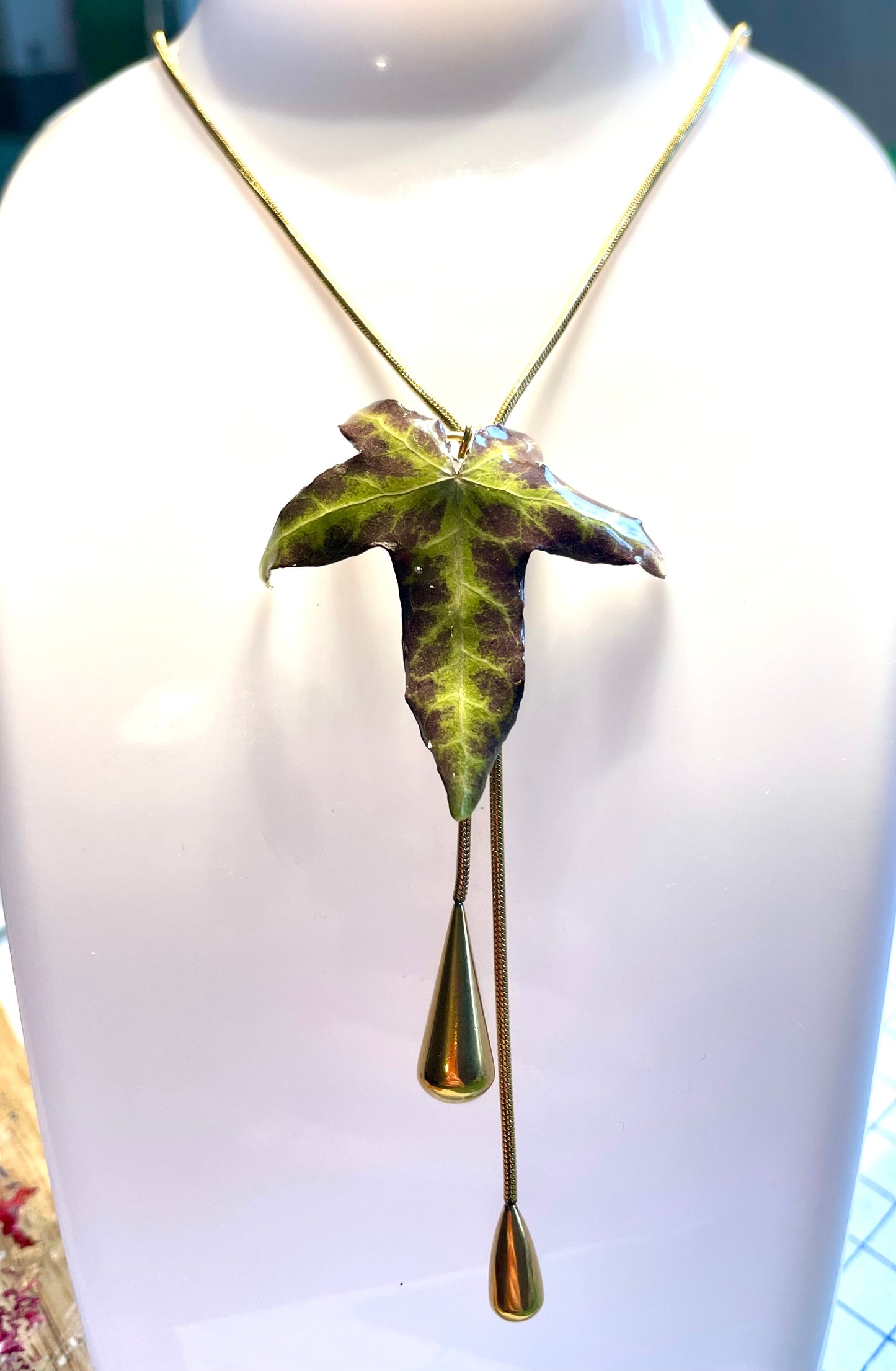 Collier doré ajustable Feuille de Lierre