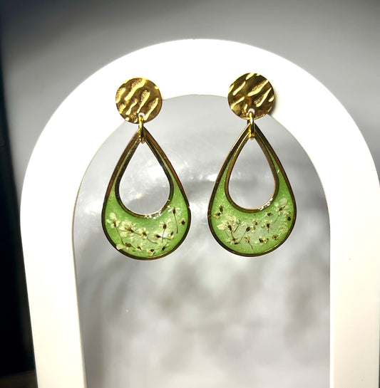 Boucles d’oreilles fleurs de carotte sauvage larmes vert nacré