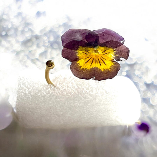 Bague fleur de pensée violet foncé