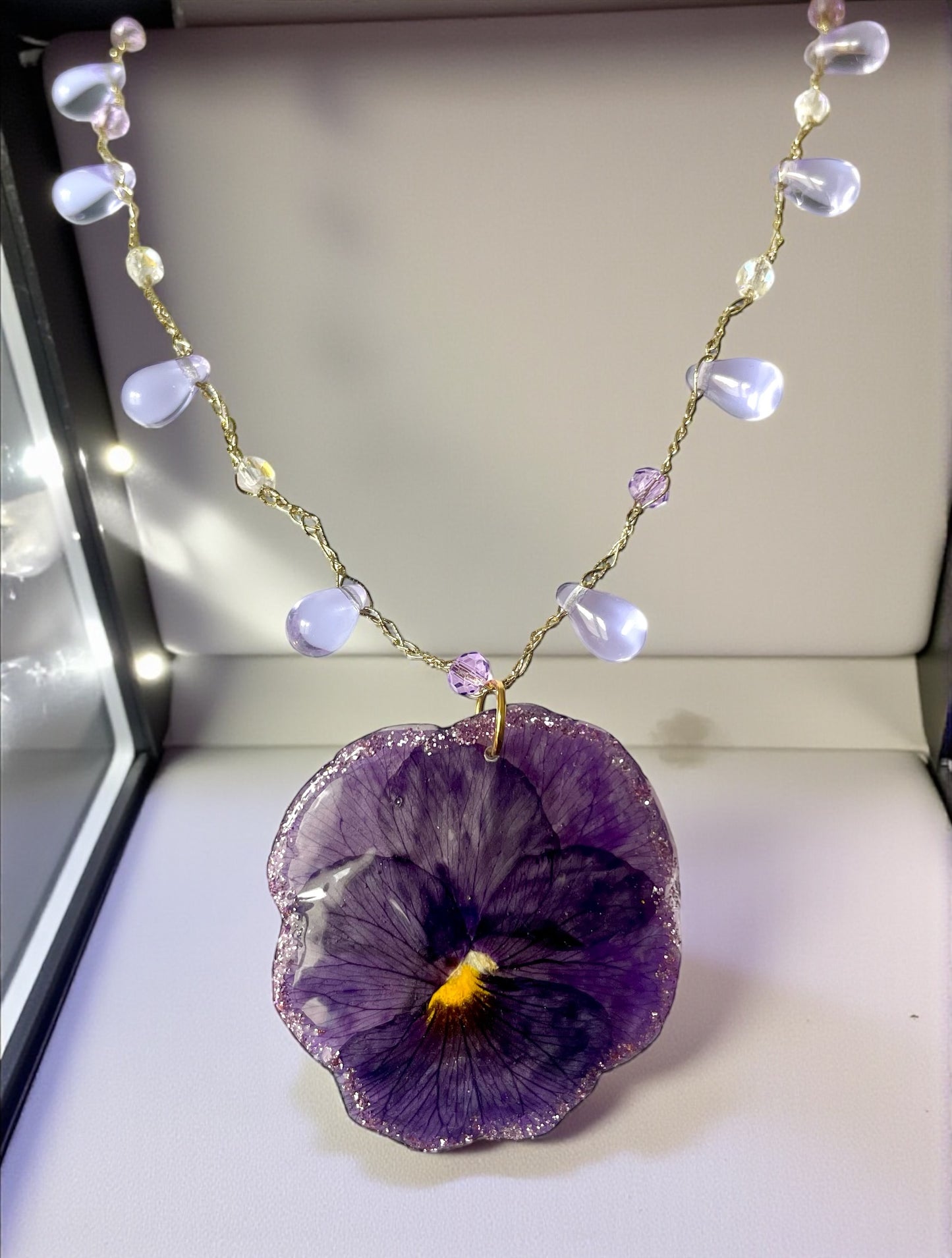 Collier Grande Pensée & gouttes de cristal