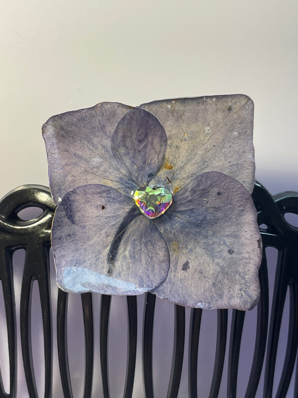 Peigne fleur Hortensia bleu - Aux fleurs de Chloé Peigne fleur Hortensia bleu Peigne cheveux Peigne cheveux