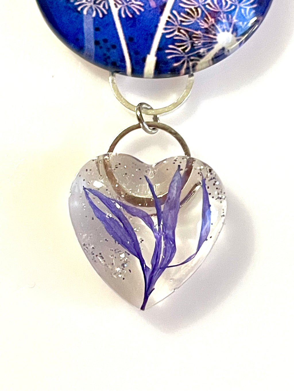 Collier cœur de Bleuet & cabochon bleu - Aux fleurs de Chloé Collier cœur de Bleuet & cabochon bleu Collier Collier