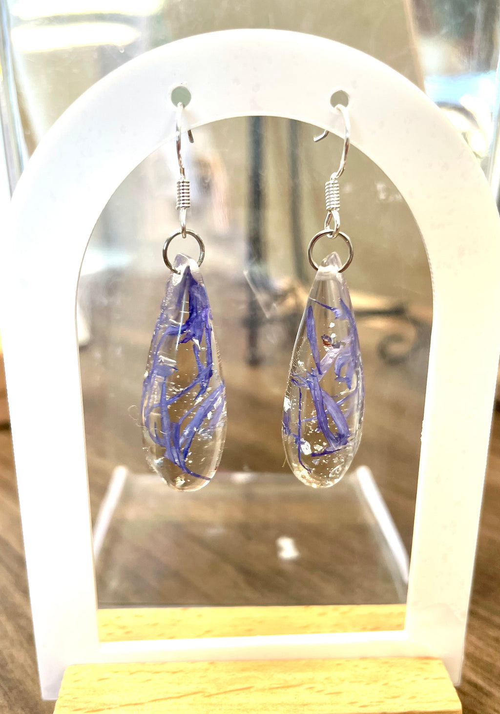 Boucles d’oreilles pétales de Bleuet - Aux fleurs de Chloé Boucles d’oreilles pétales de Bleuet Boucles d’oreilles Boucles d’oreilles