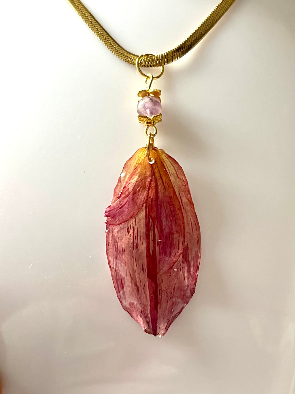 Collier Dahlia avec pétale naturel et améthyste