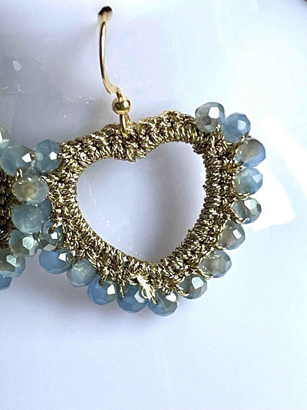 Boucles d’oreilles cœurs de perles de verre - Aux fleurs de Chloé Boucles d’oreilles cœurs de perles de verre Boucles d’oreilles Boucles d’oreilles