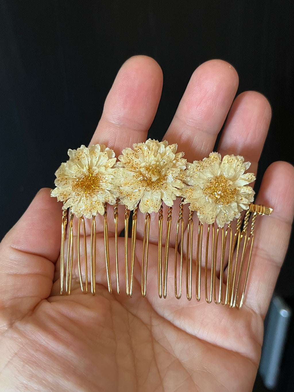 Peigne à cheveux en fleurs naturelles de chrysanthème