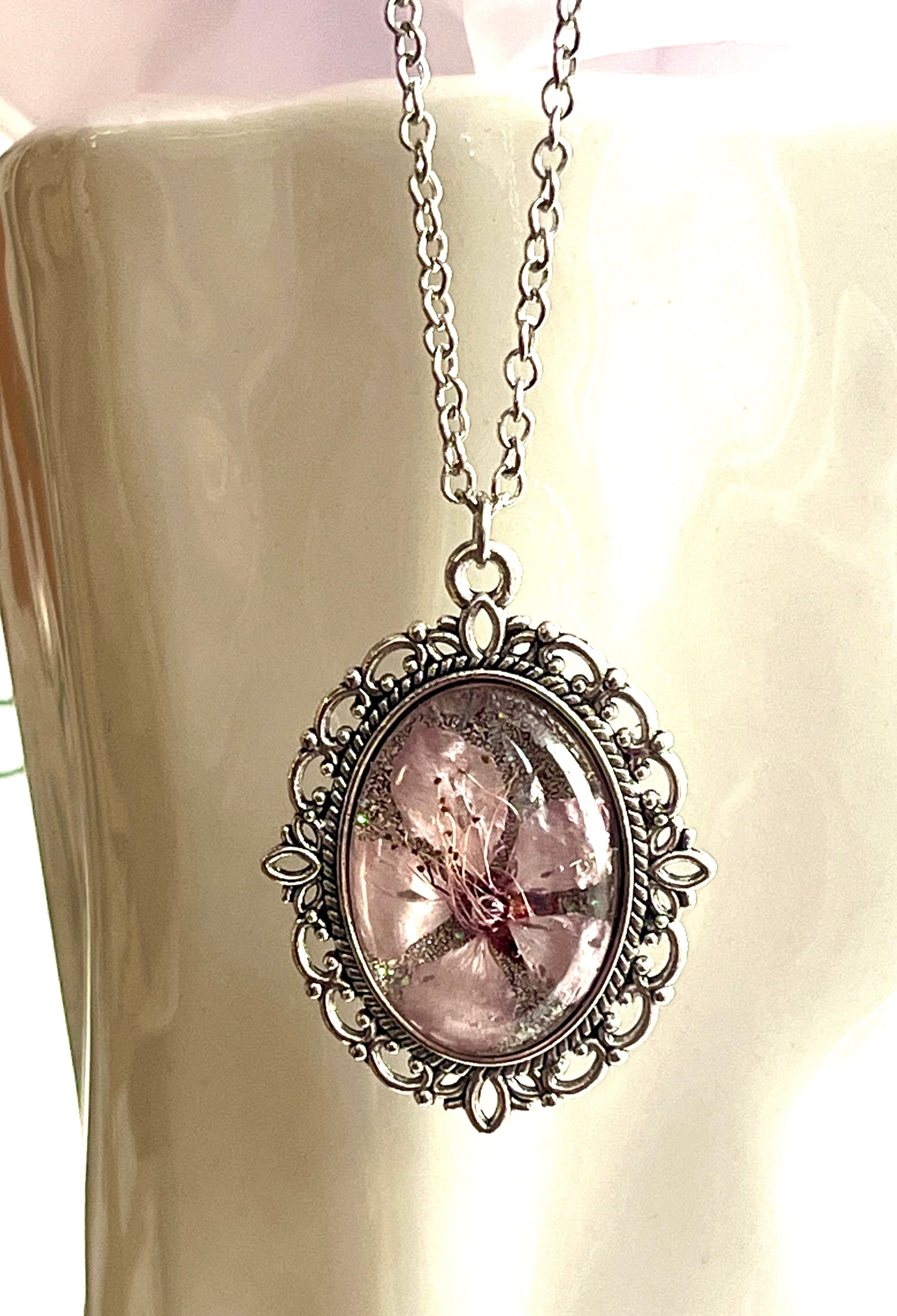 Collier Médaillon Fleur Naturelle de Prunus