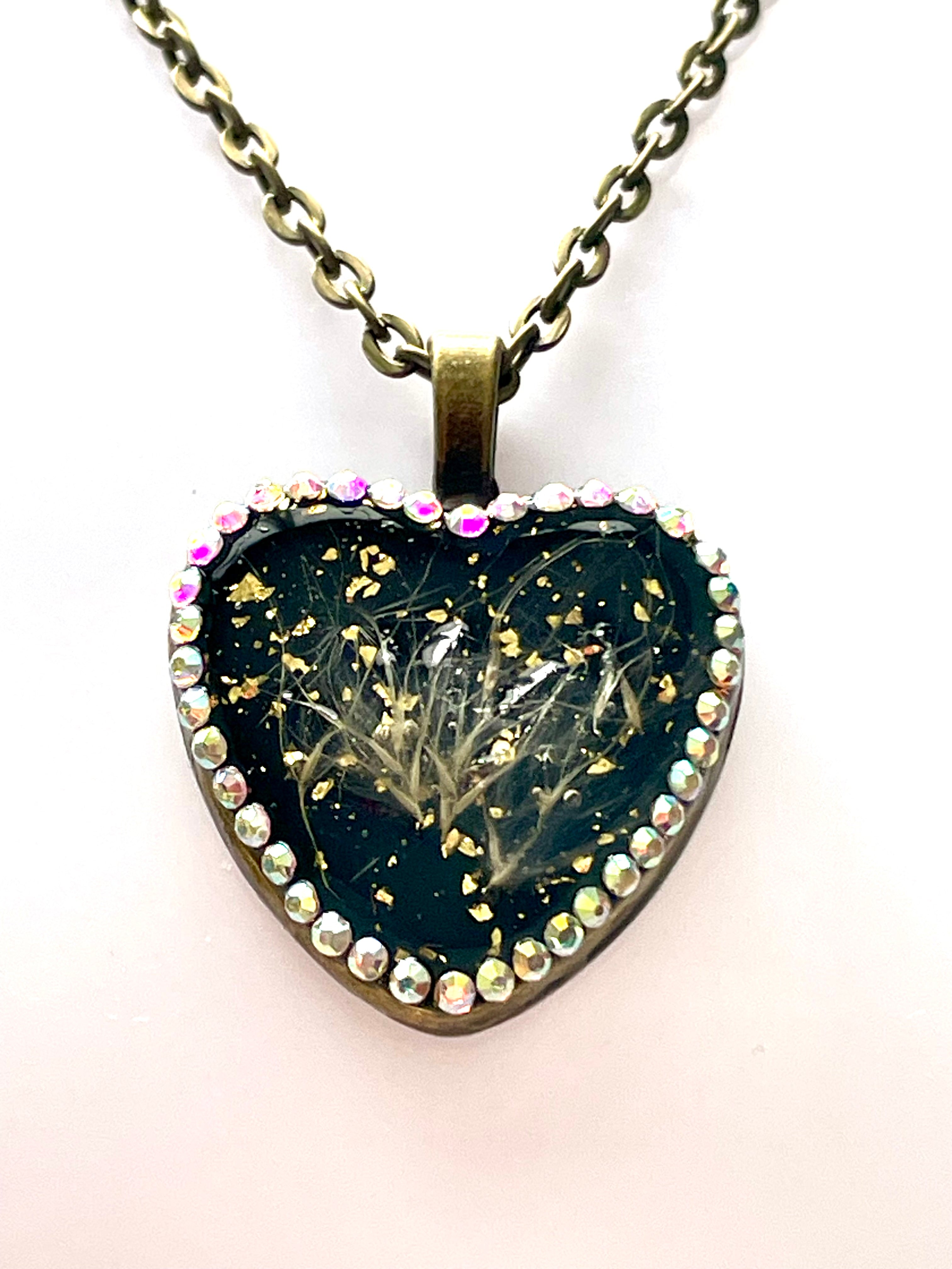 Collier cœur noir Pampa & strass - Aux fleurs de Chloé Collier cœur noir Pampa & strass Collier Collier