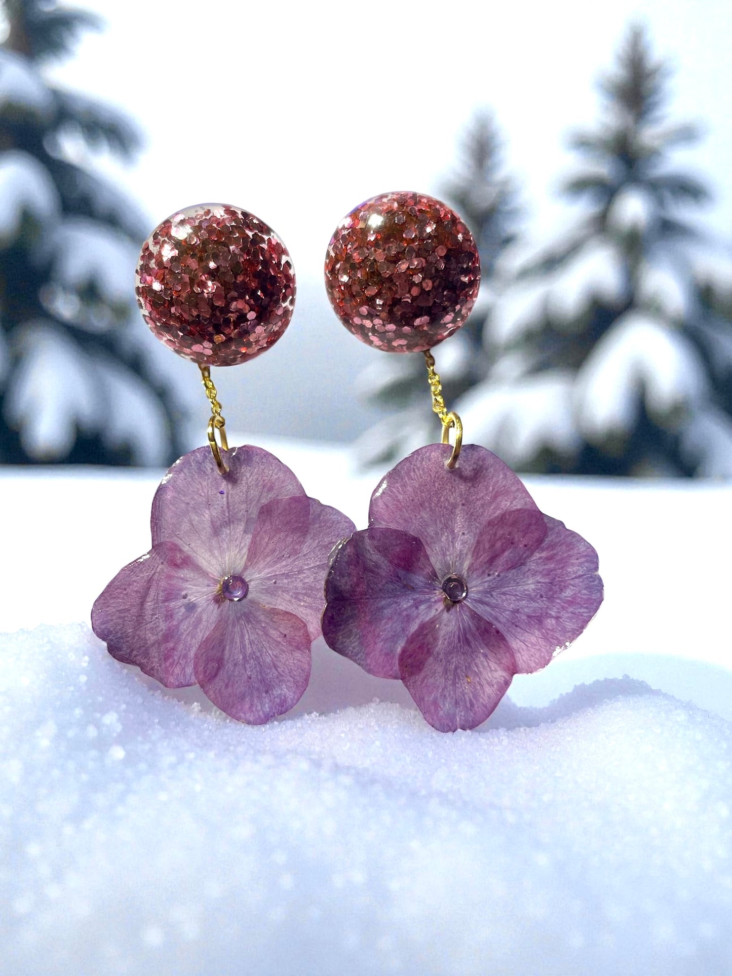 Boucles d’oreilles hortensia rose & paillettes