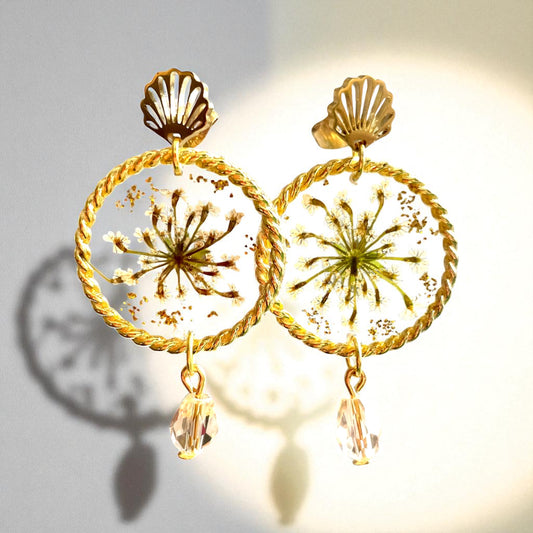Boucles d’oreilles fleurs de carotte sauvage & perles de verre