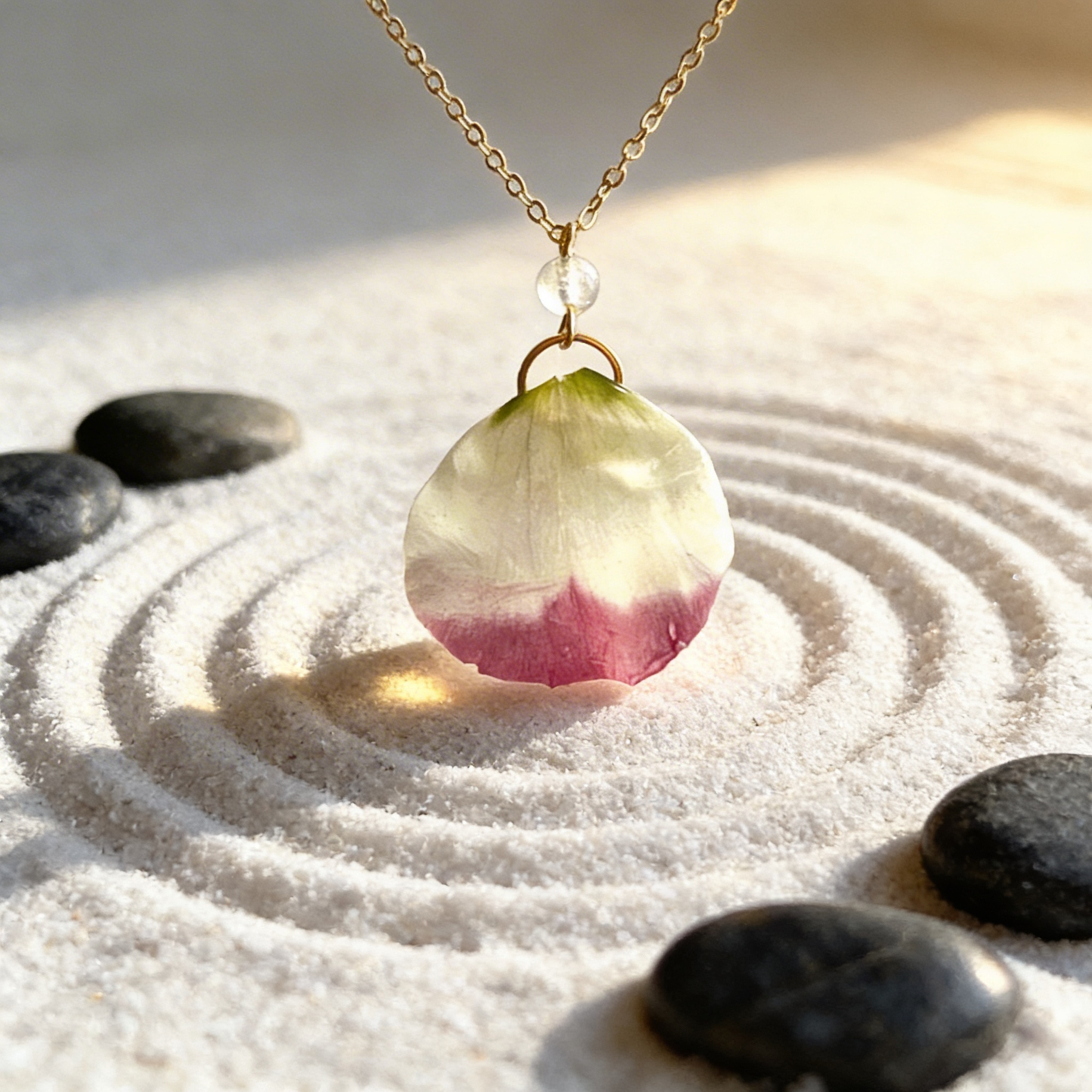 Collier pétale de Lisianthus & perle de citrine