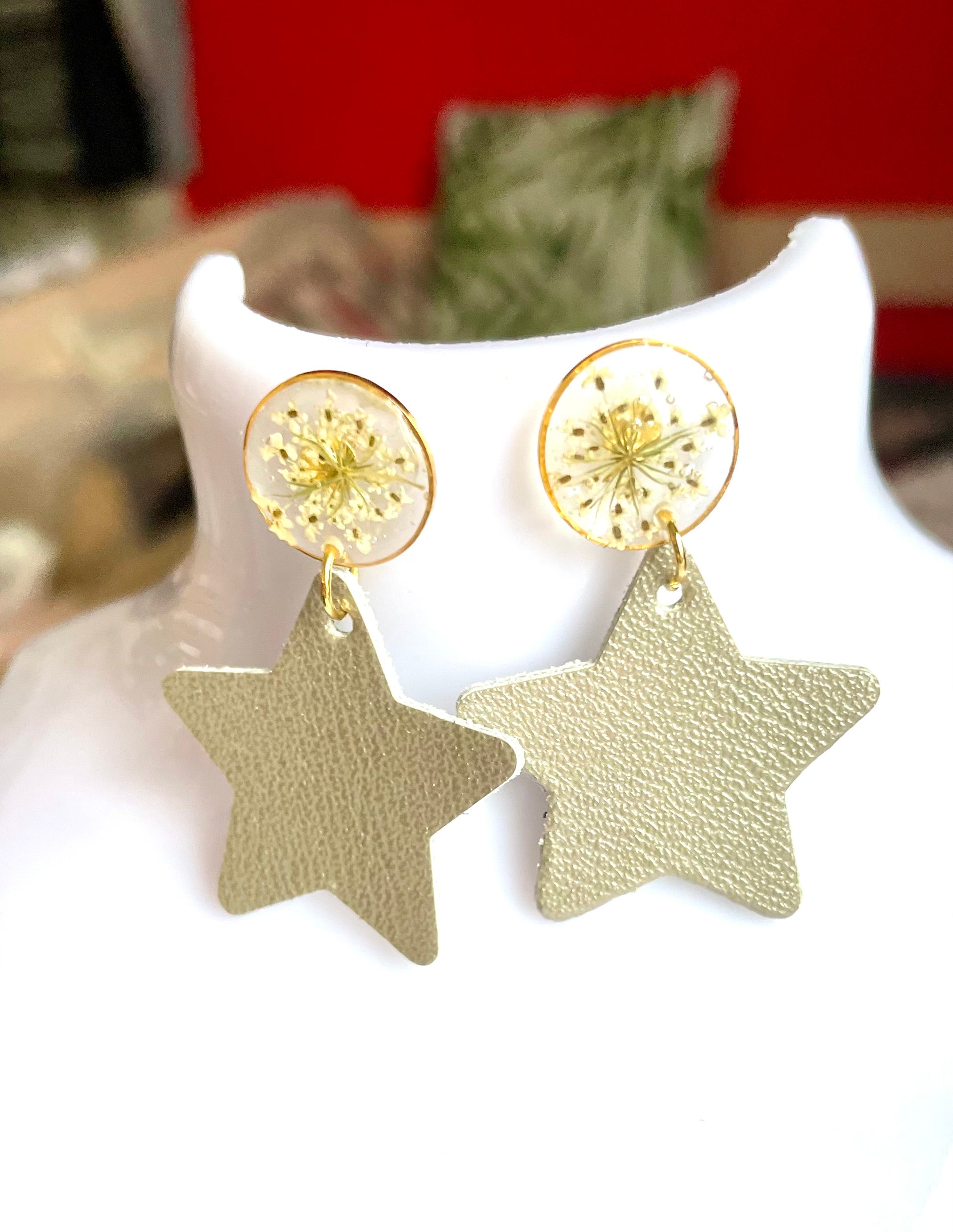 Boucles d’oreilles Fleurs de carotte sauvage & étoiles argentées - Aux fleurs de Chloé Boucles d’oreilles Fleurs de carotte sauvage & étoiles argentées Boucles d’oreilles Boucles d’oreilles