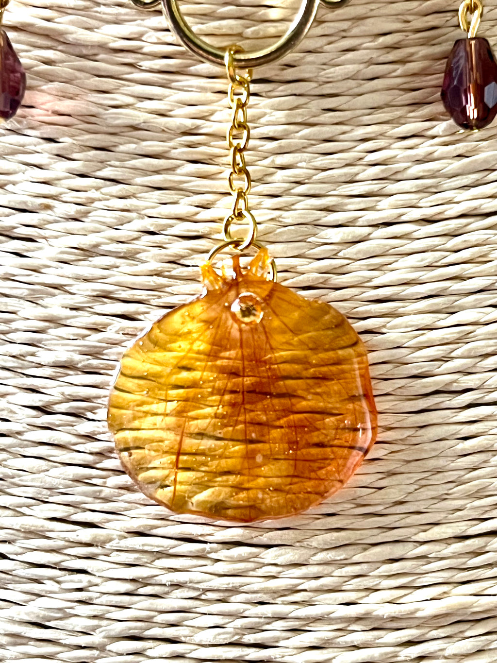 Éclat d’Automne – Collier pétale de Capucine & pierres naturelles