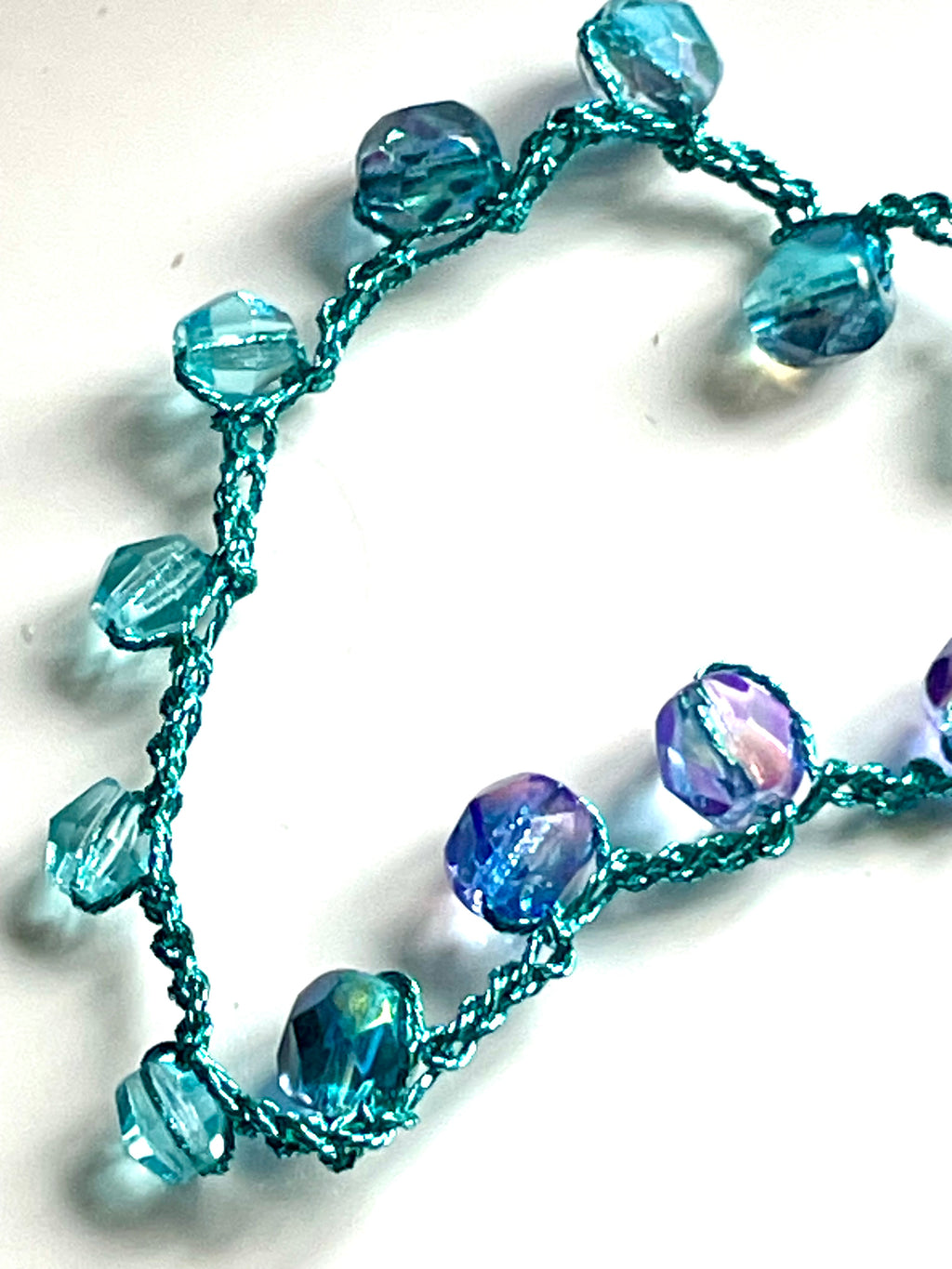 Collier sautoir perles de verre tons bleutés&violet - Aux fleurs de Chloé Collier sautoir perles de verre tons bleutés&violet Collier Collier