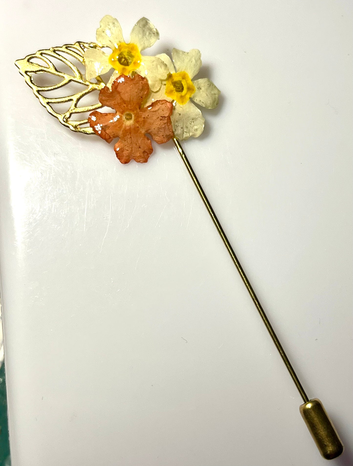 Épingle broche fleurs de primevères & lantana