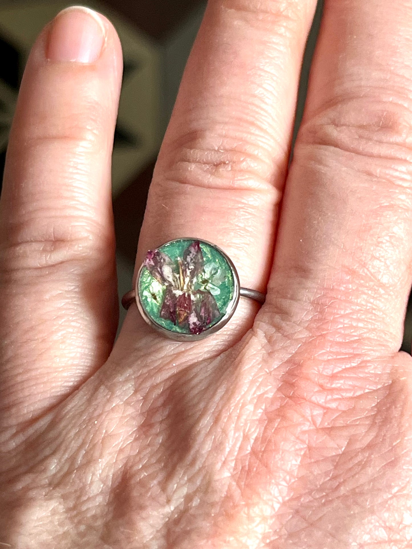 Bague fleur groseiller & carotte sauvage