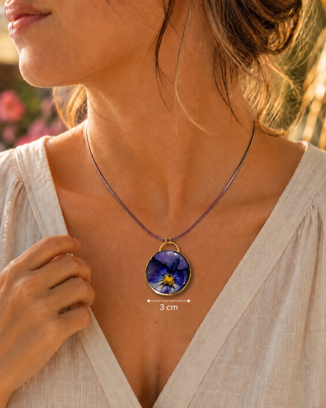 Collier Fleur Naturelle – Pensée Bleue – Pendentif Rond