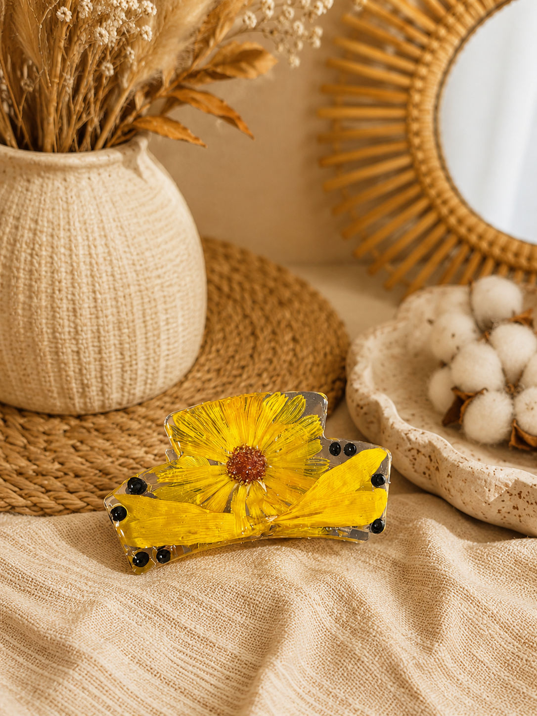 Pince à cheveux fleurs naturelles jaunes en résine artisanale