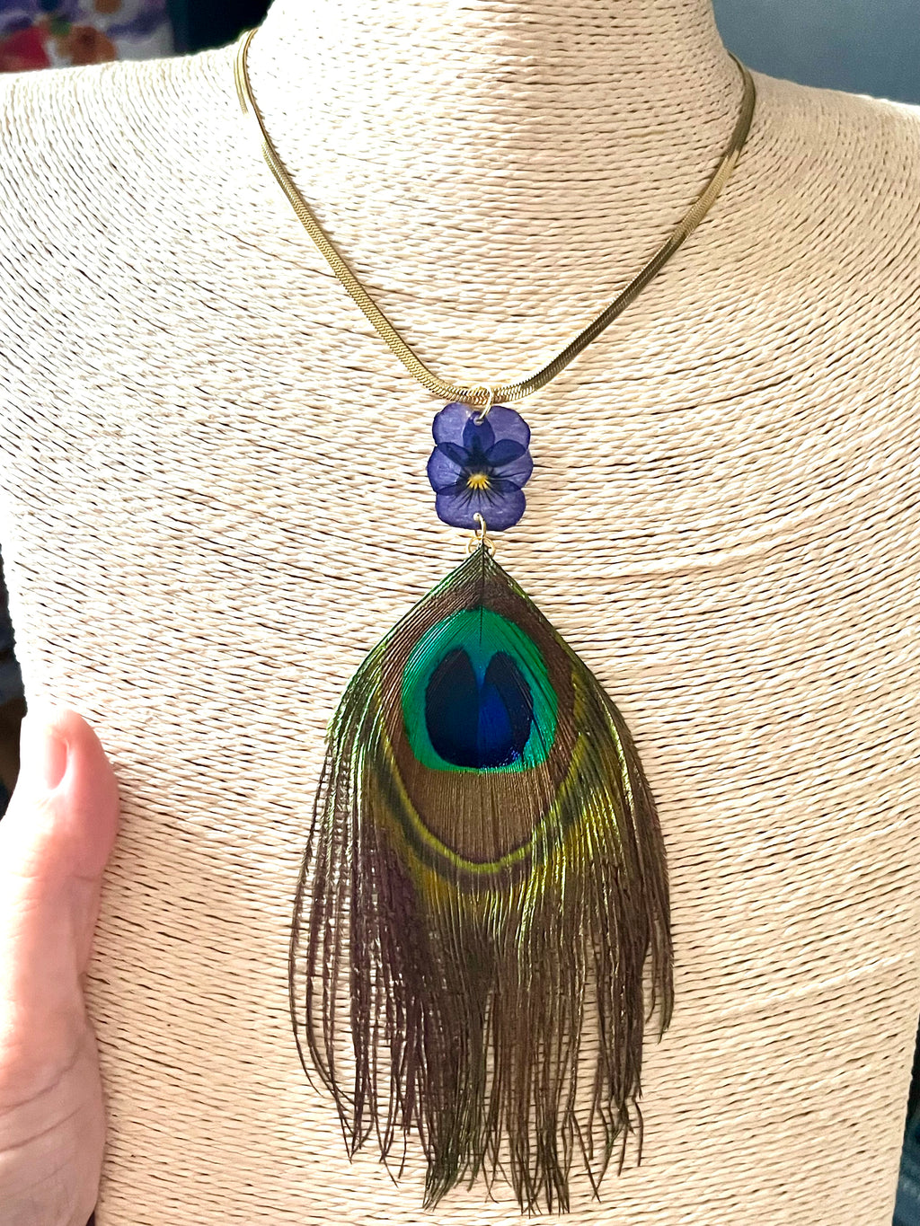 Collier Pensée & plume de Paon 🦚
