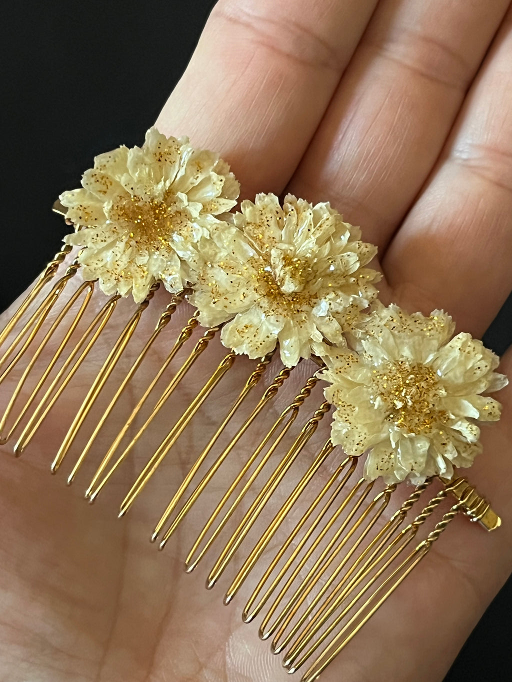 Peigne à cheveux en fleurs naturelles de chrysanthème