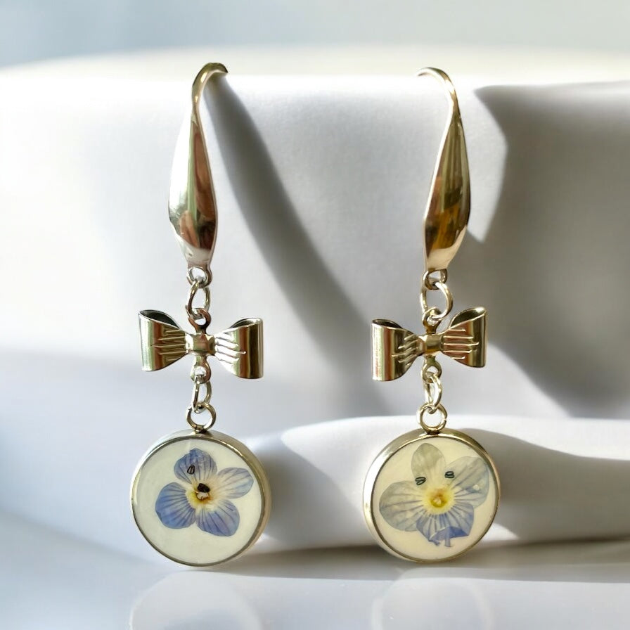 Boucles d’oreilles argentées Véronique de Perse & petits noeuds - Aux fleurs de Chloé Boucles d’oreilles argentées Véronique de Perse & petits noeuds Boucles d’oreilles Boucles d’oreilles