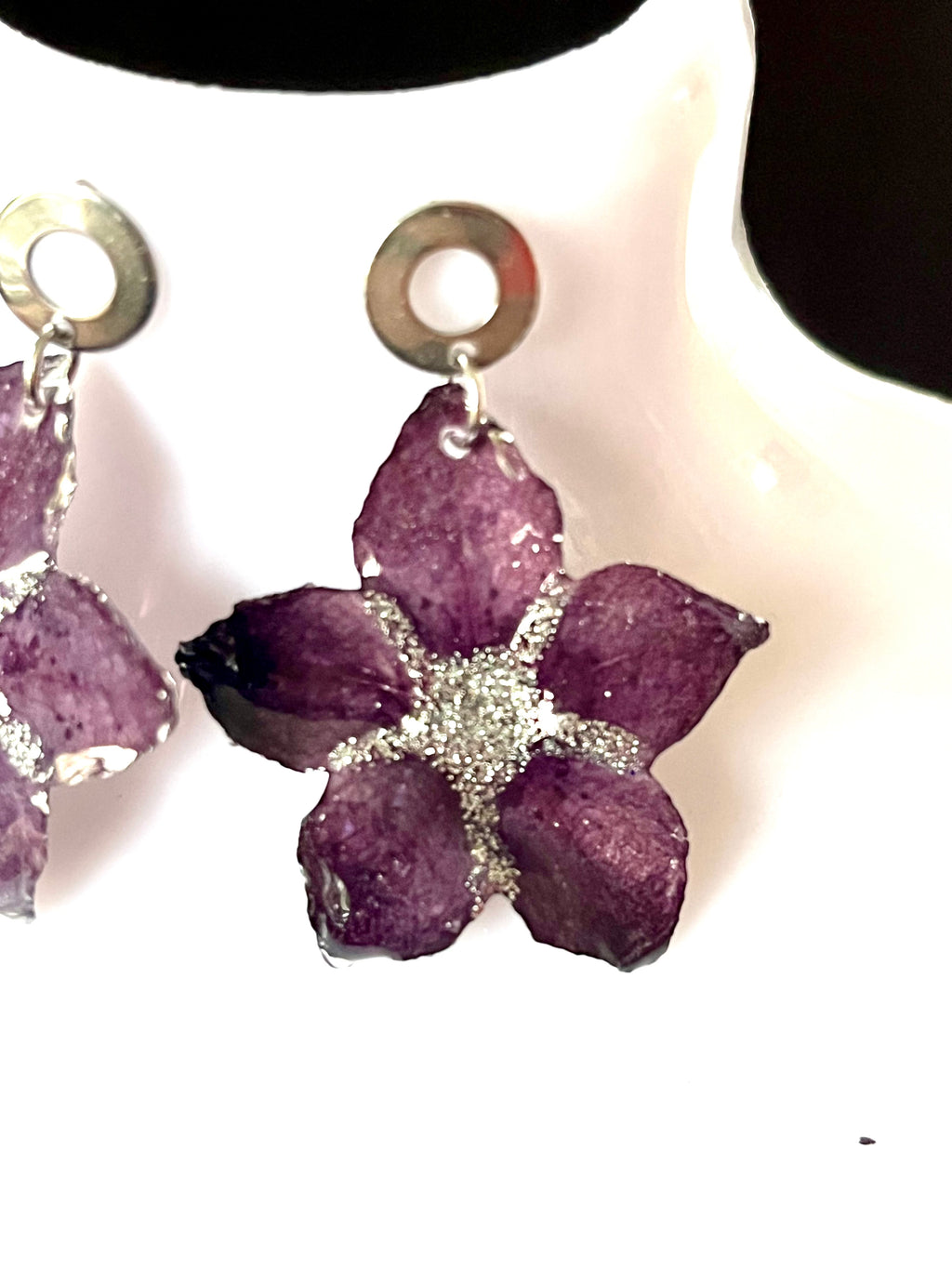 "Natural Tobacco Flower" Earrings - Plum Purple
