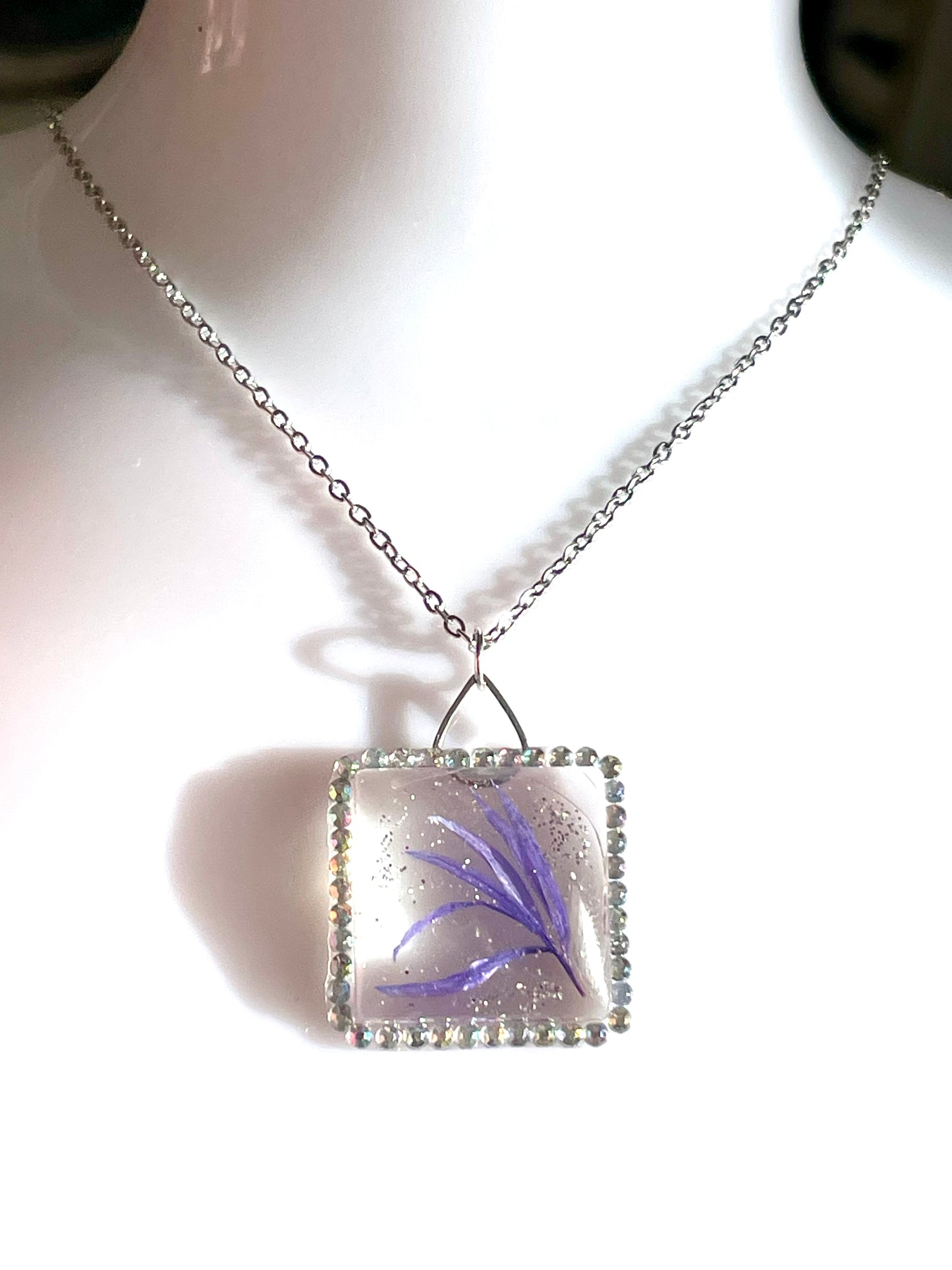 Collier pétale de Bleuet & strass