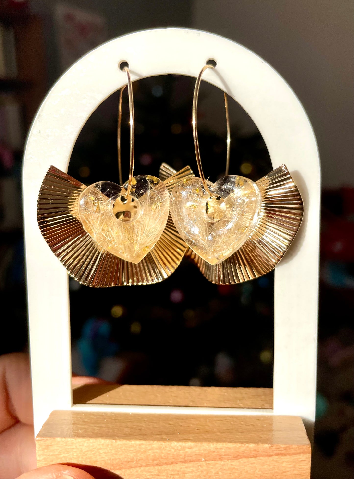 Boucles d’oreilles dorées cœurs de pampa - Aux fleurs de Chloé Boucles d’oreilles dorées cœurs de pampa Boucles d’oreilles Boucles d’oreilles