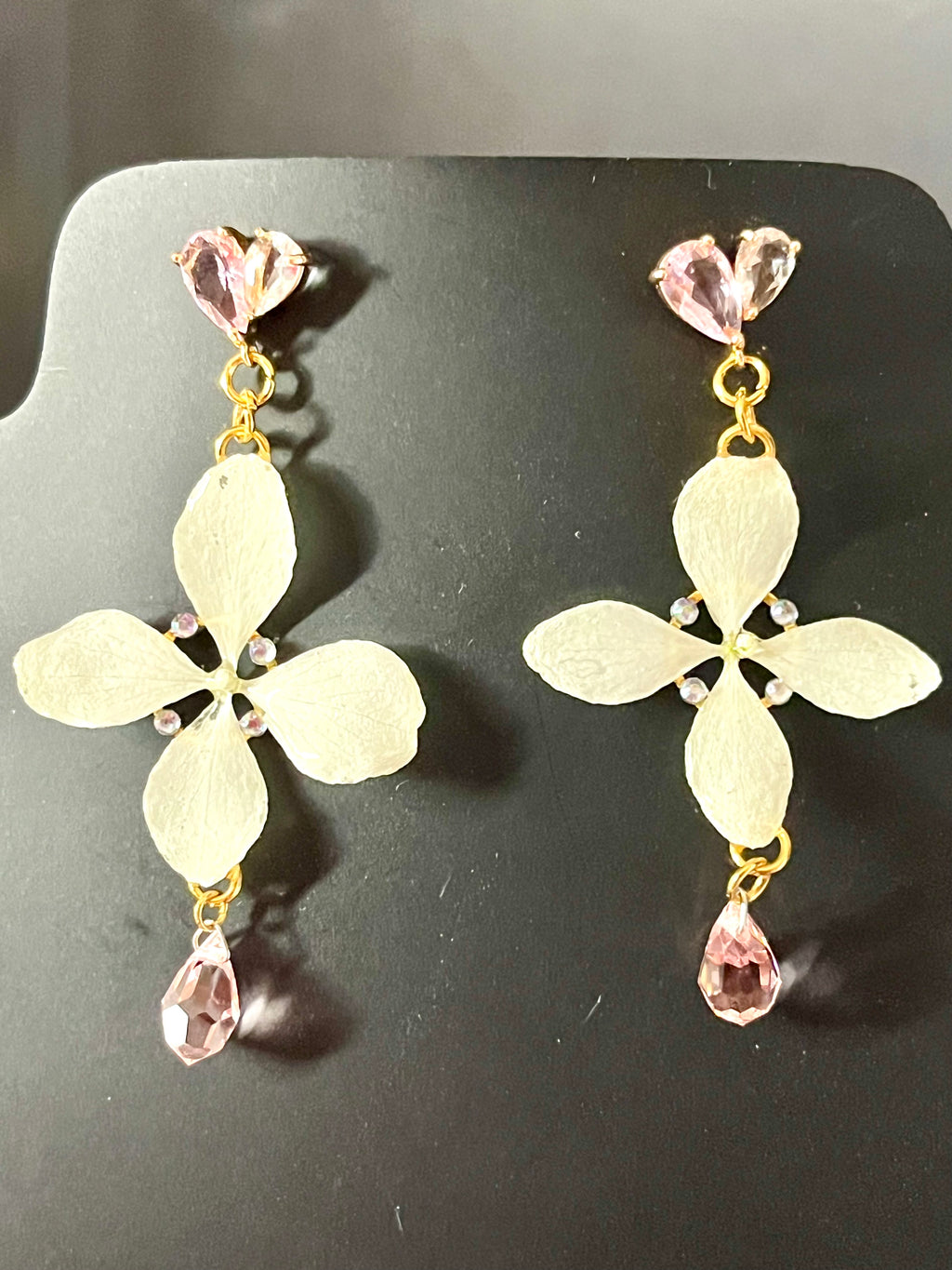 Boucles d’oreilles Hortensia blanc