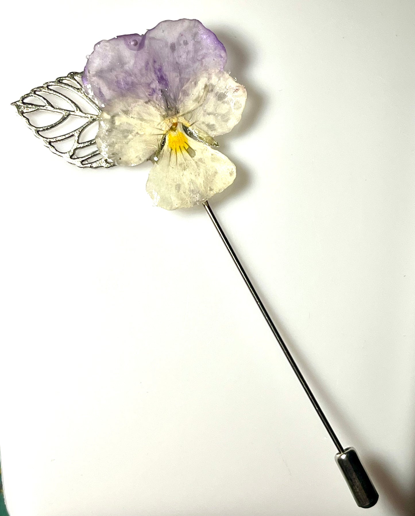 Épingle broche fleur de pensée mauve & blanche