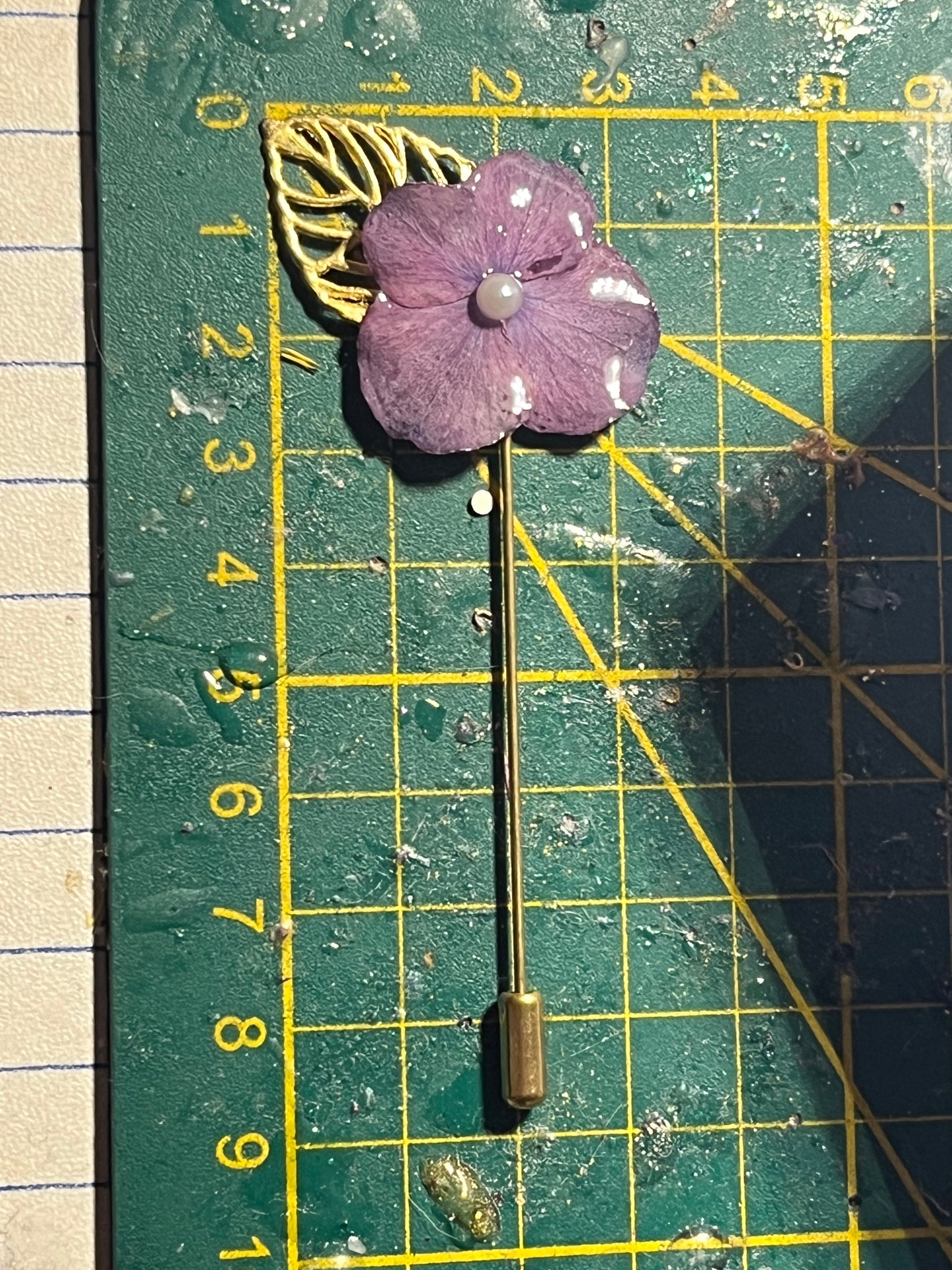 Épingle broche hortensia rose