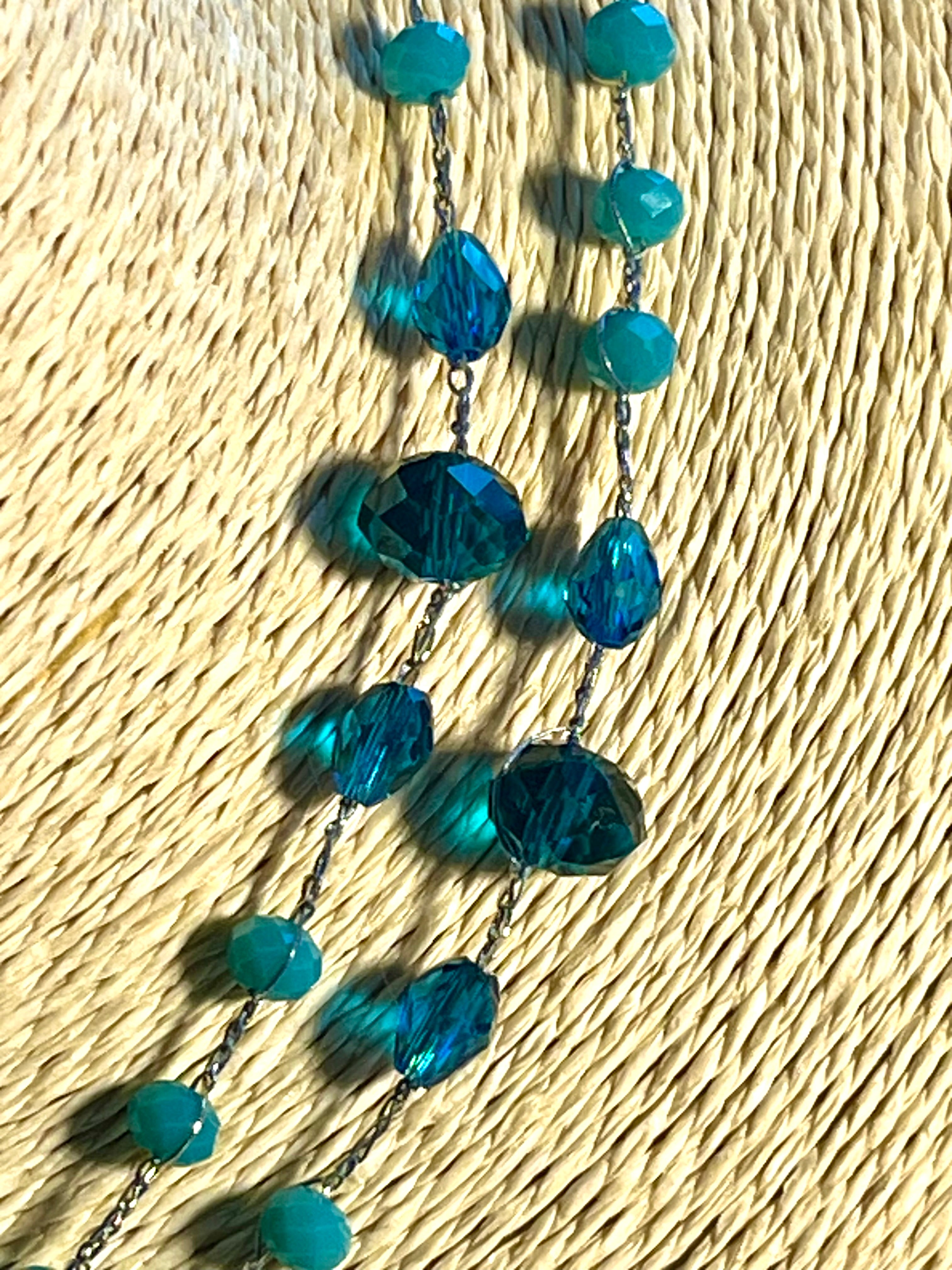Collier Orchidée Bleue – Bijou floral artisanal