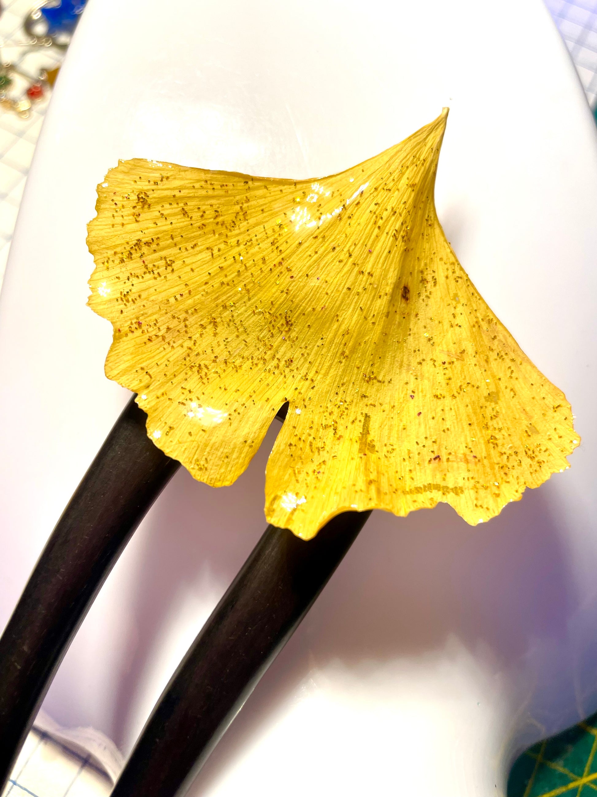 Pic à chignon en bois Ginkgo - Aux fleurs de Chloé Pic à chignon en bois Ginkgo Epingle à cheveux Epingle à cheveux