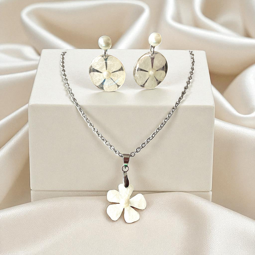 Parure minimaliste Phlox blanc - Aux fleurs de Chloé Parure minimaliste Phlox blanc Parure bijoux Parure bijoux