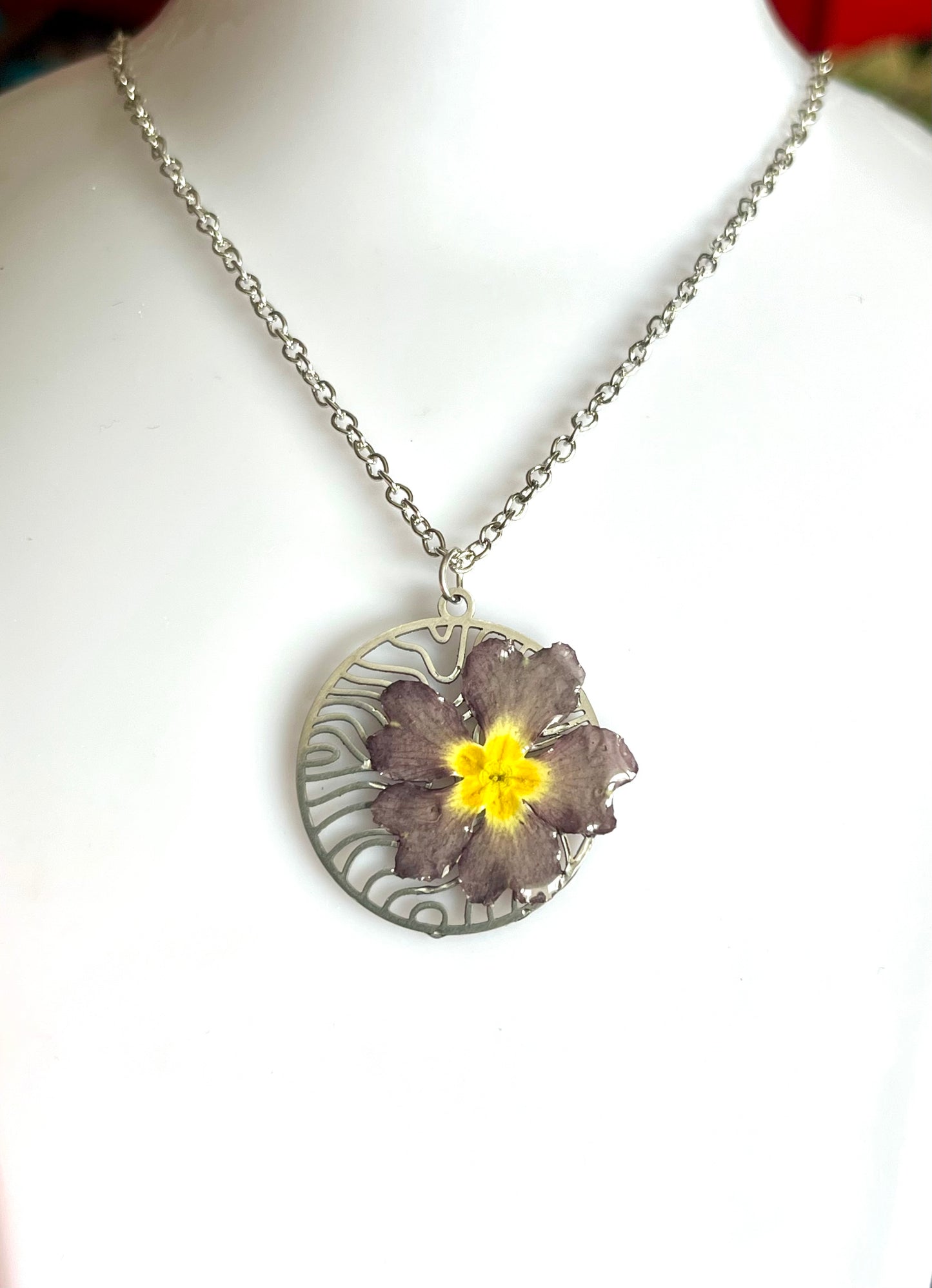 Collier fleur primevère violette
