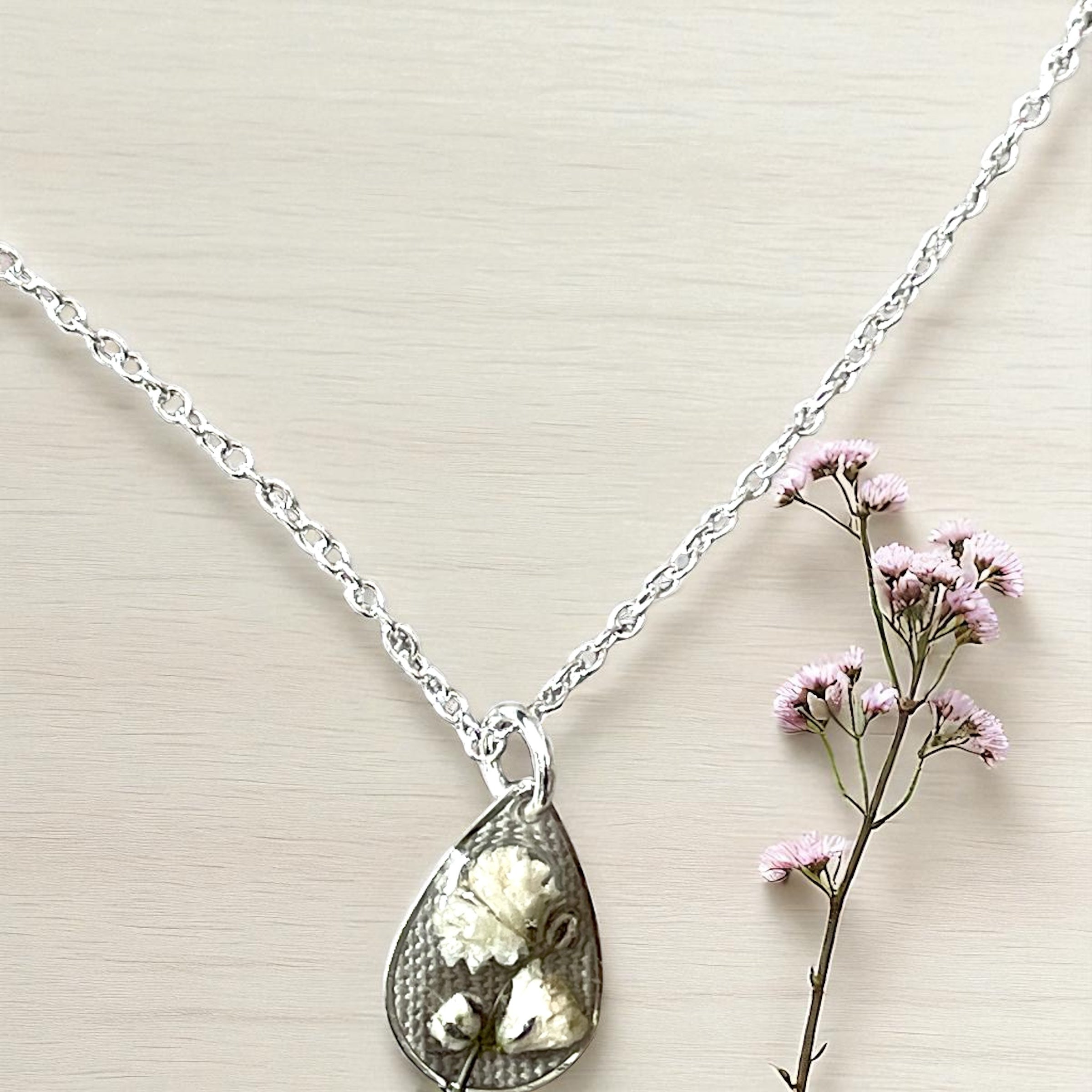 Parure bijoux Gypsophile blanc - Aux fleurs de Chloé Parure bijoux Gypsophile blanc Parure bijoux Parure bijoux
