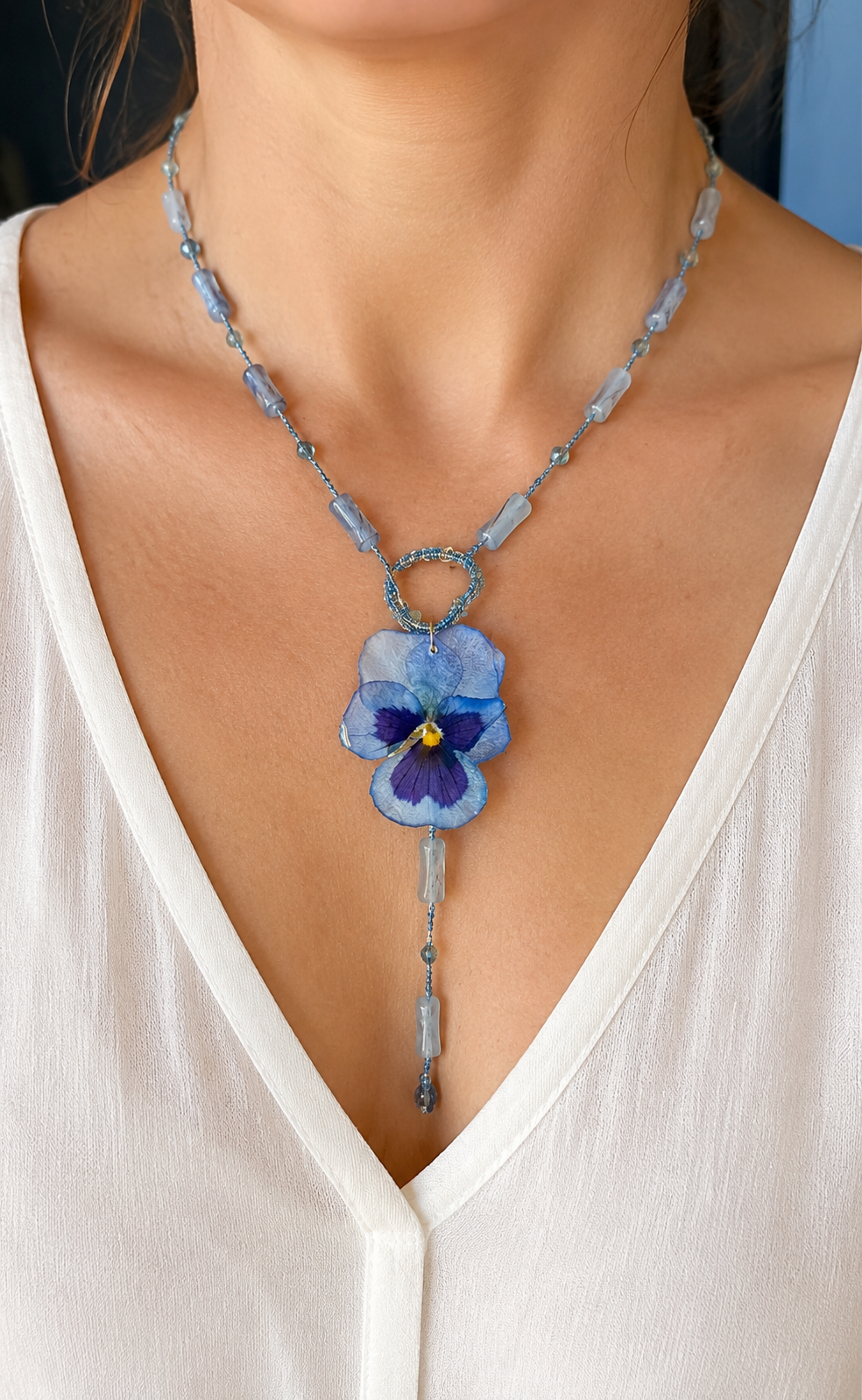 Collier Pendentif Pensée Bleue – Fleur Naturelle Pressée