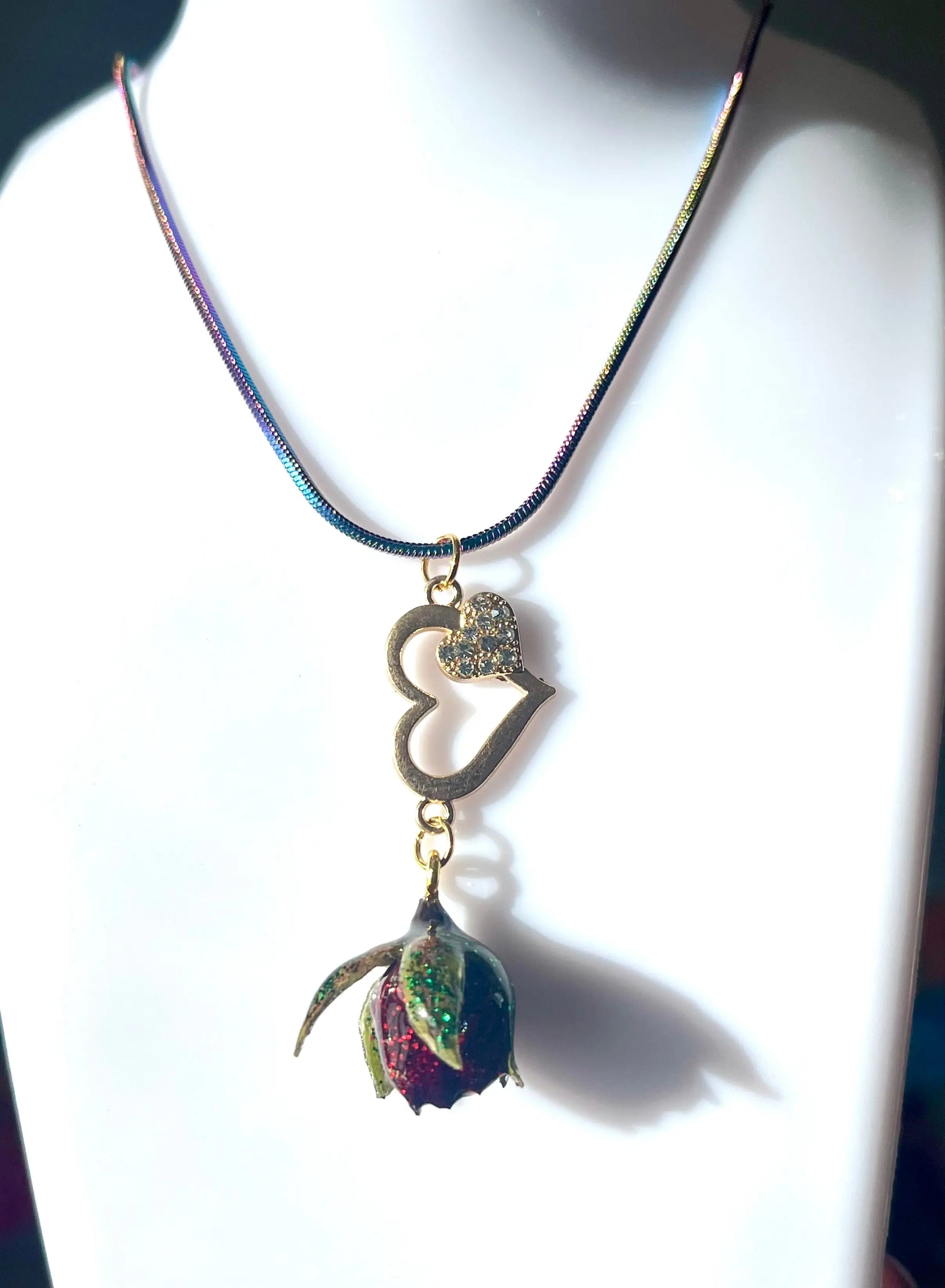 Collier bouton de Rose rouge & cœur zircons Aux fleurs de Chloé