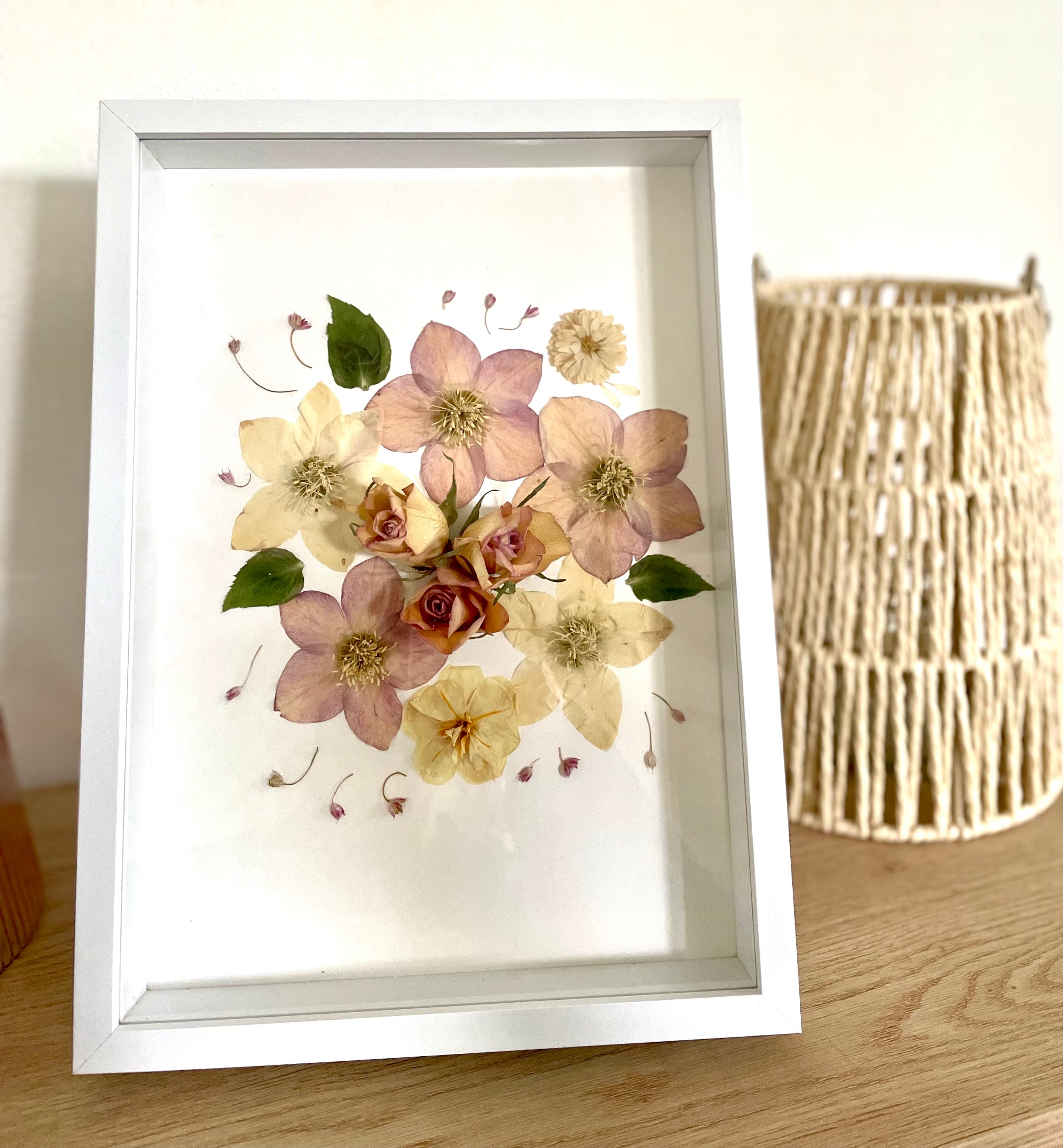 Herbier Hellébores - Aux fleurs de Chloé Herbier Hellébores Tableau herbier Tableau herbier