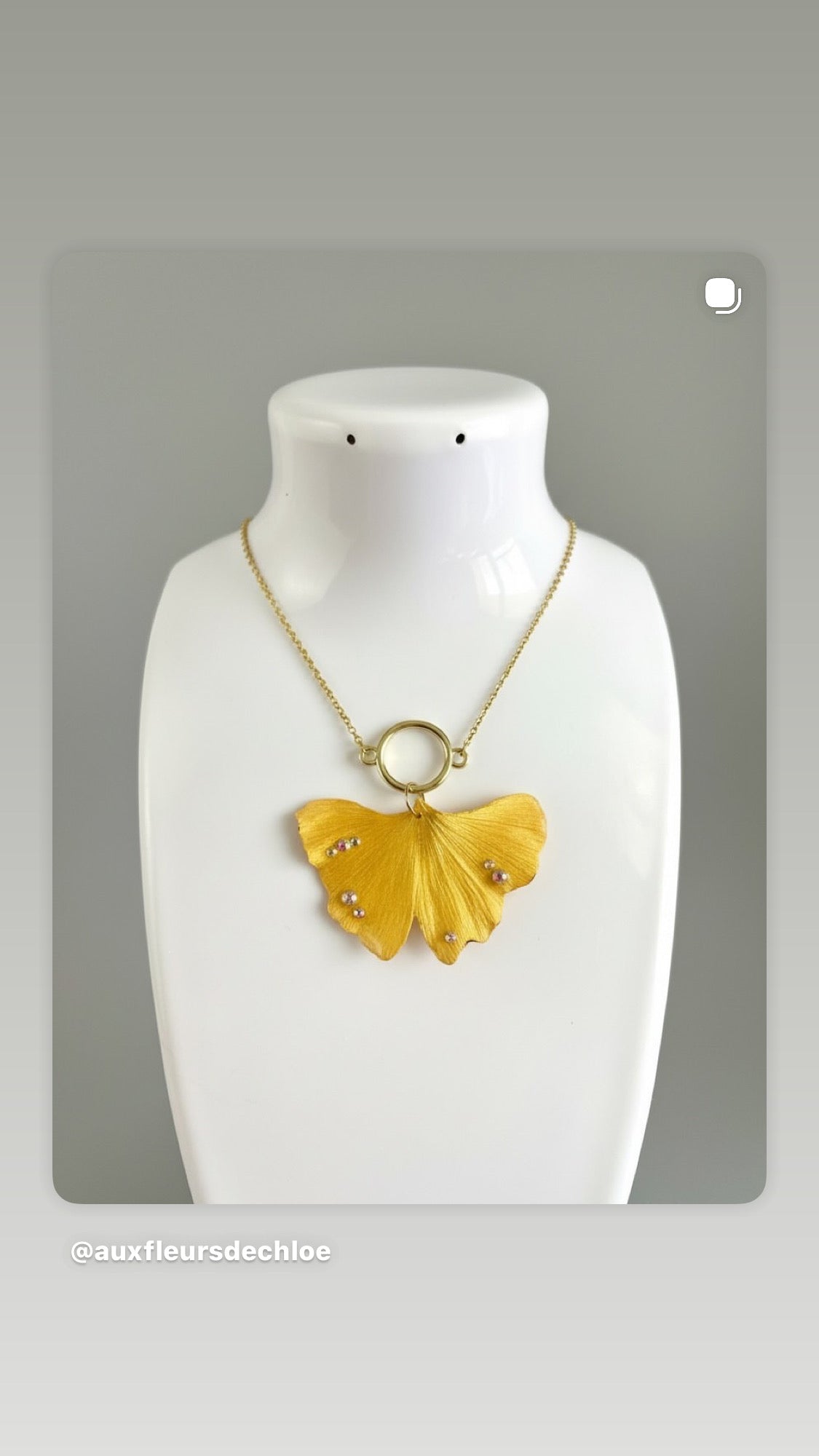 Collier feuille de Ginkgo & strass - Aux fleurs de Chloé Collier feuille de Ginkgo & strass Collier Collier