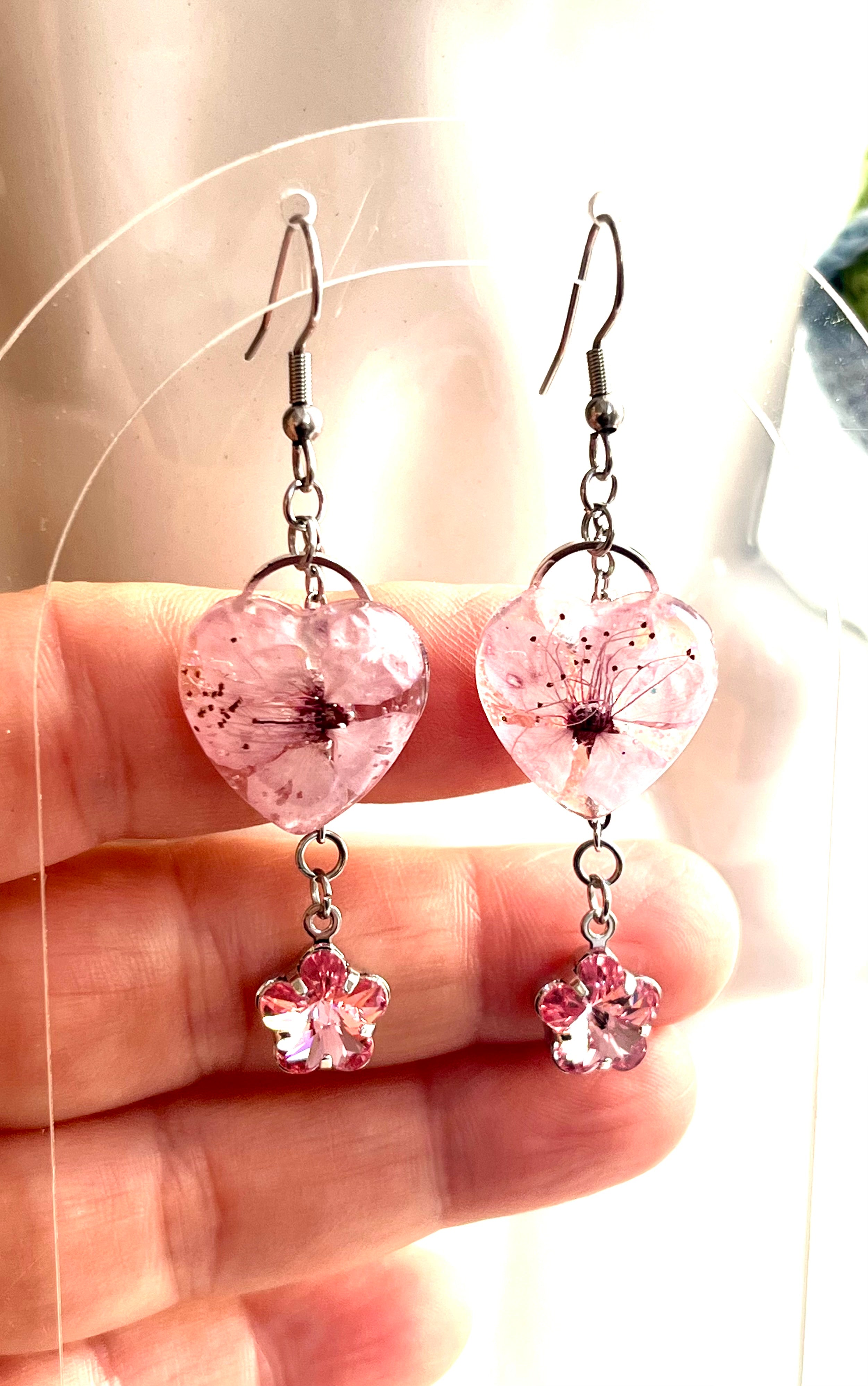 🌸 Heart Earrings – Natural Plum Blossoms