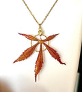 Parure Érable Rouge – Collier & Boucles d’oreilles en feuilles naturelles stabilisées