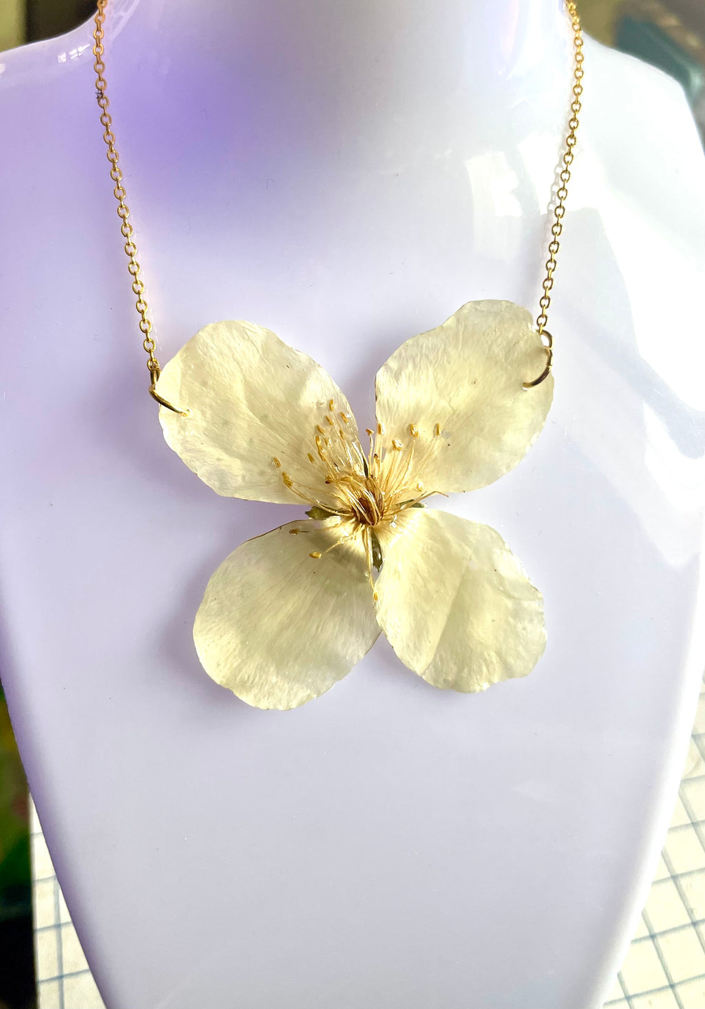 Collier grande fleur de seringat - Aux fleurs de Chloé Collier grande fleur de seringat Collier Collier