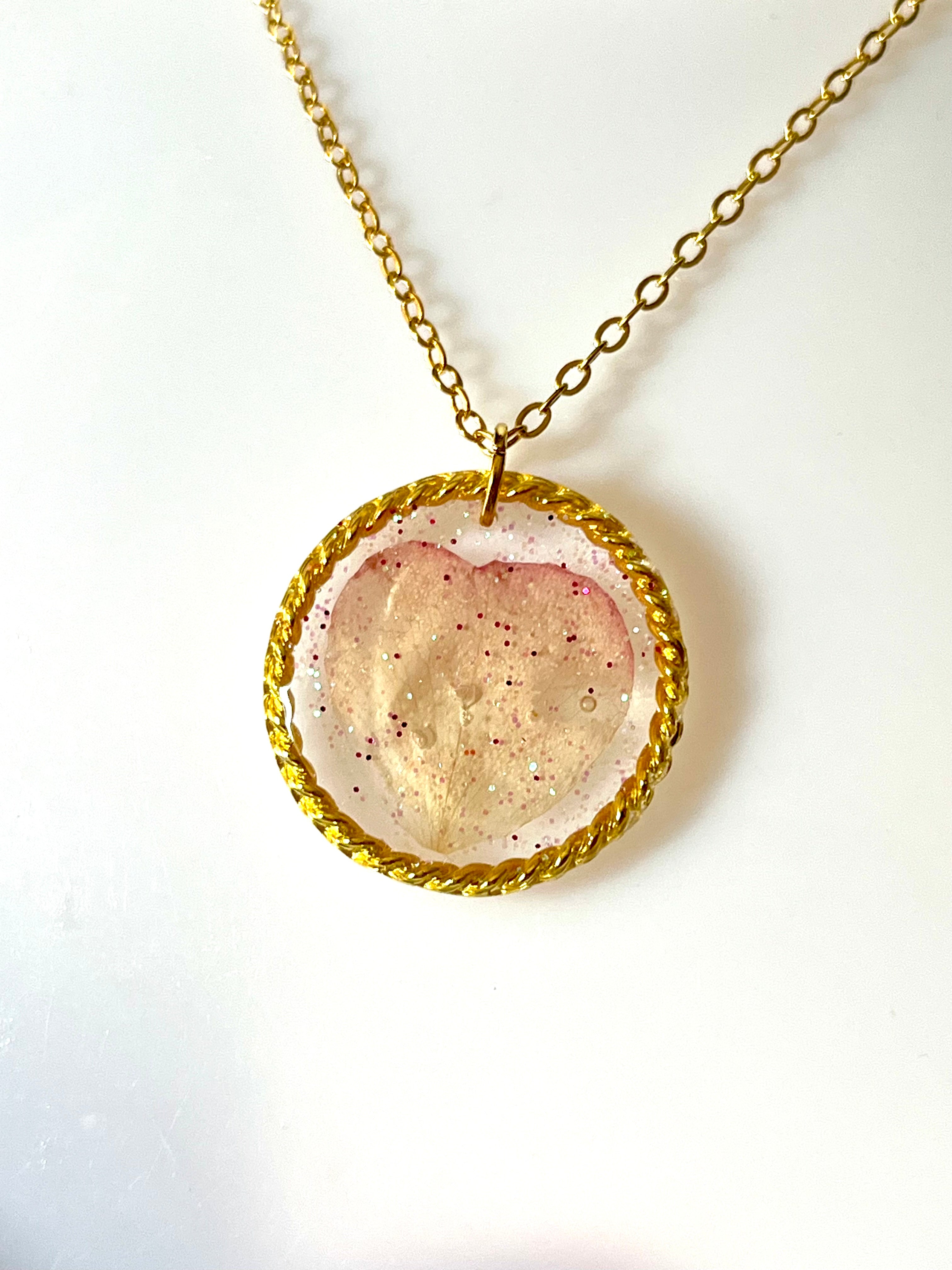 Collier Pétale de Rose Éternelle