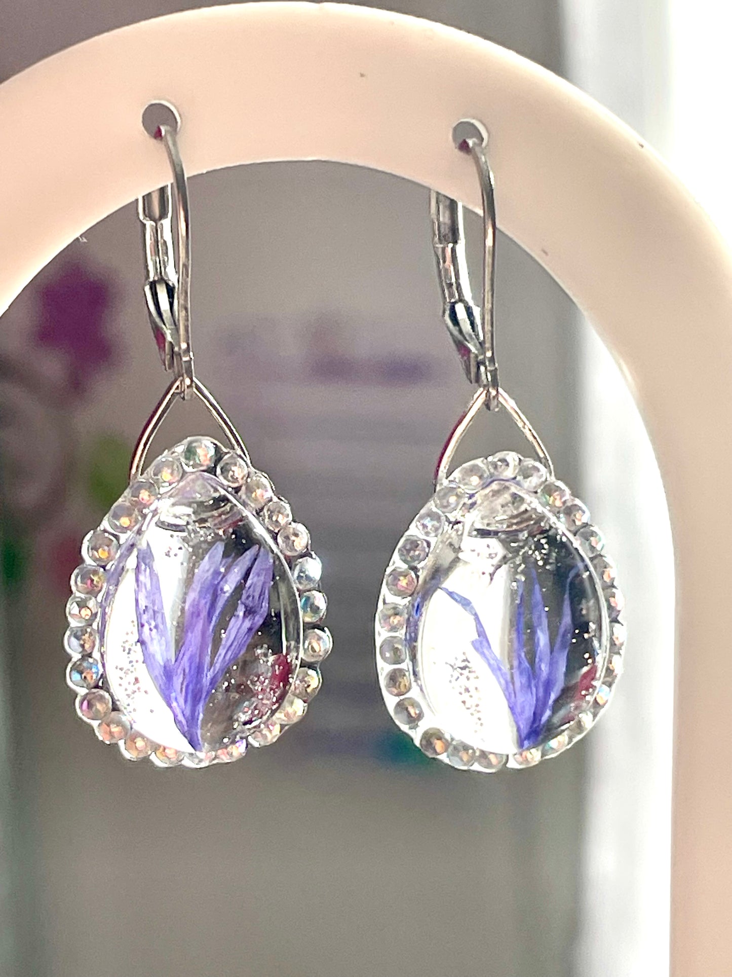 Boucles d’oreilles larmes de Bleuet & strass
