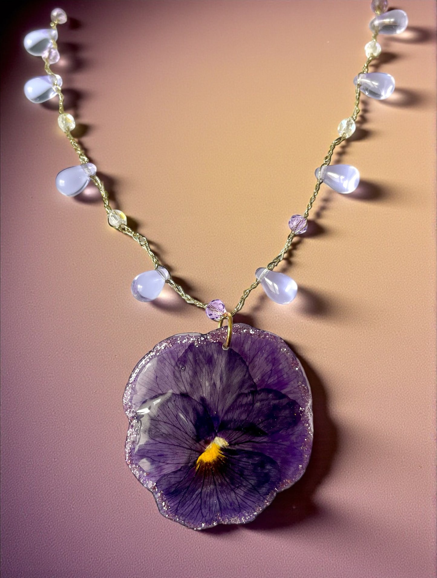 Collier Grande Pensée & gouttes de cristal