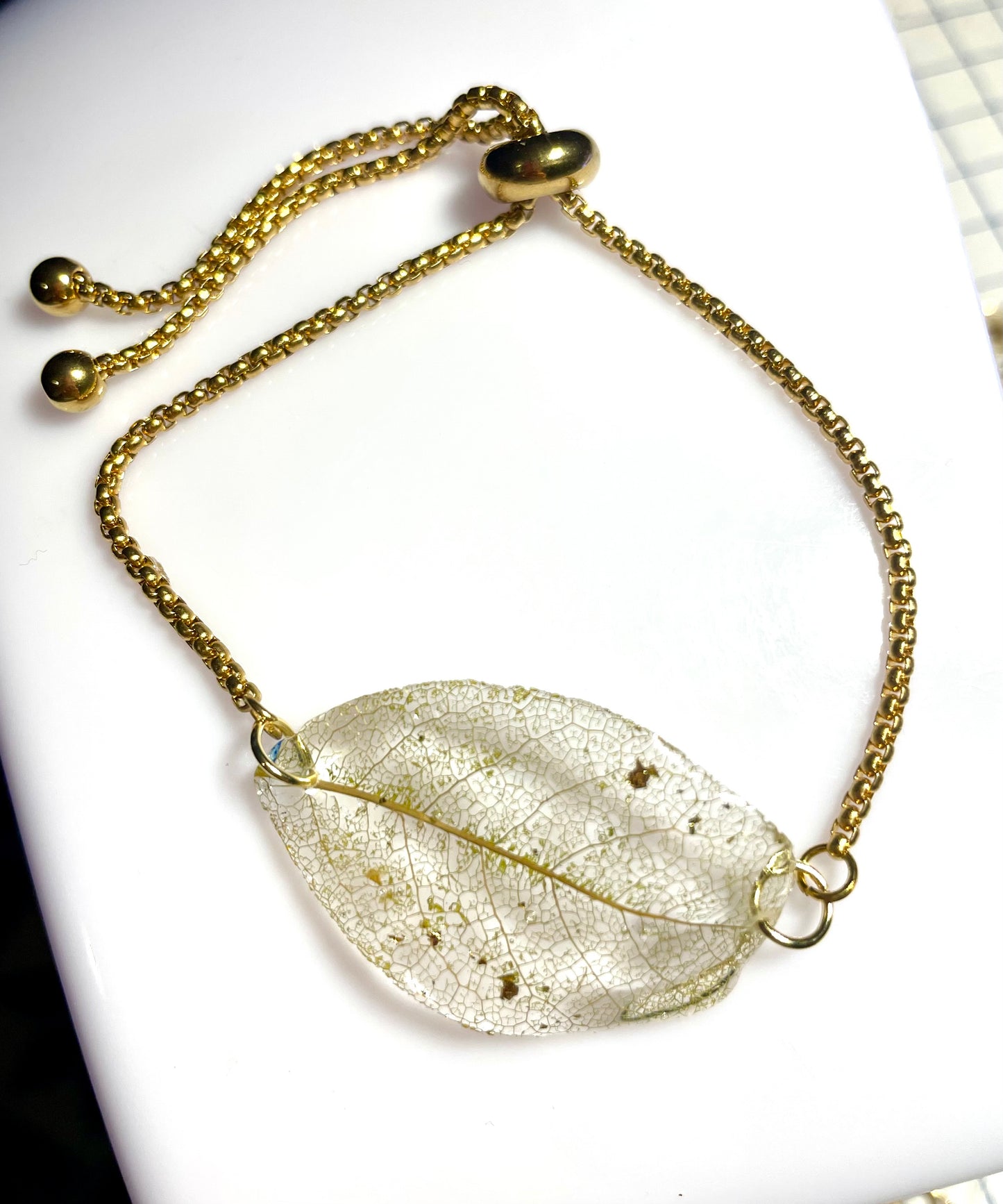 Bracelet dentelle végétale de Magnolia