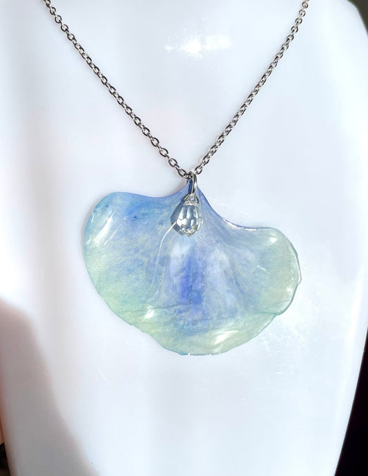 Collier grand pétale Orchidée bleu clair - Aux fleurs de Chloé Collier grand pétale Orchidée bleu clair Collier Collier