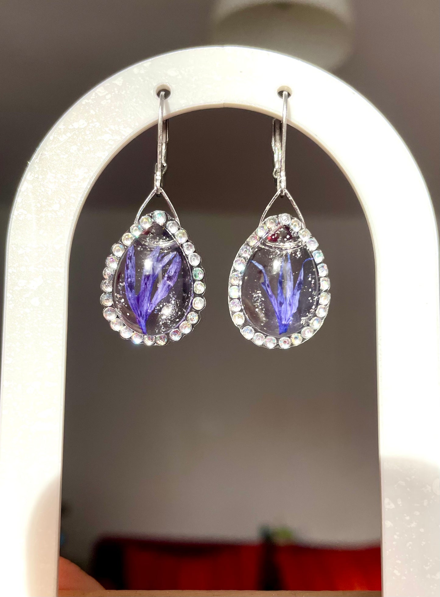 Boucles d’oreilles larmes de Bleuet & strass