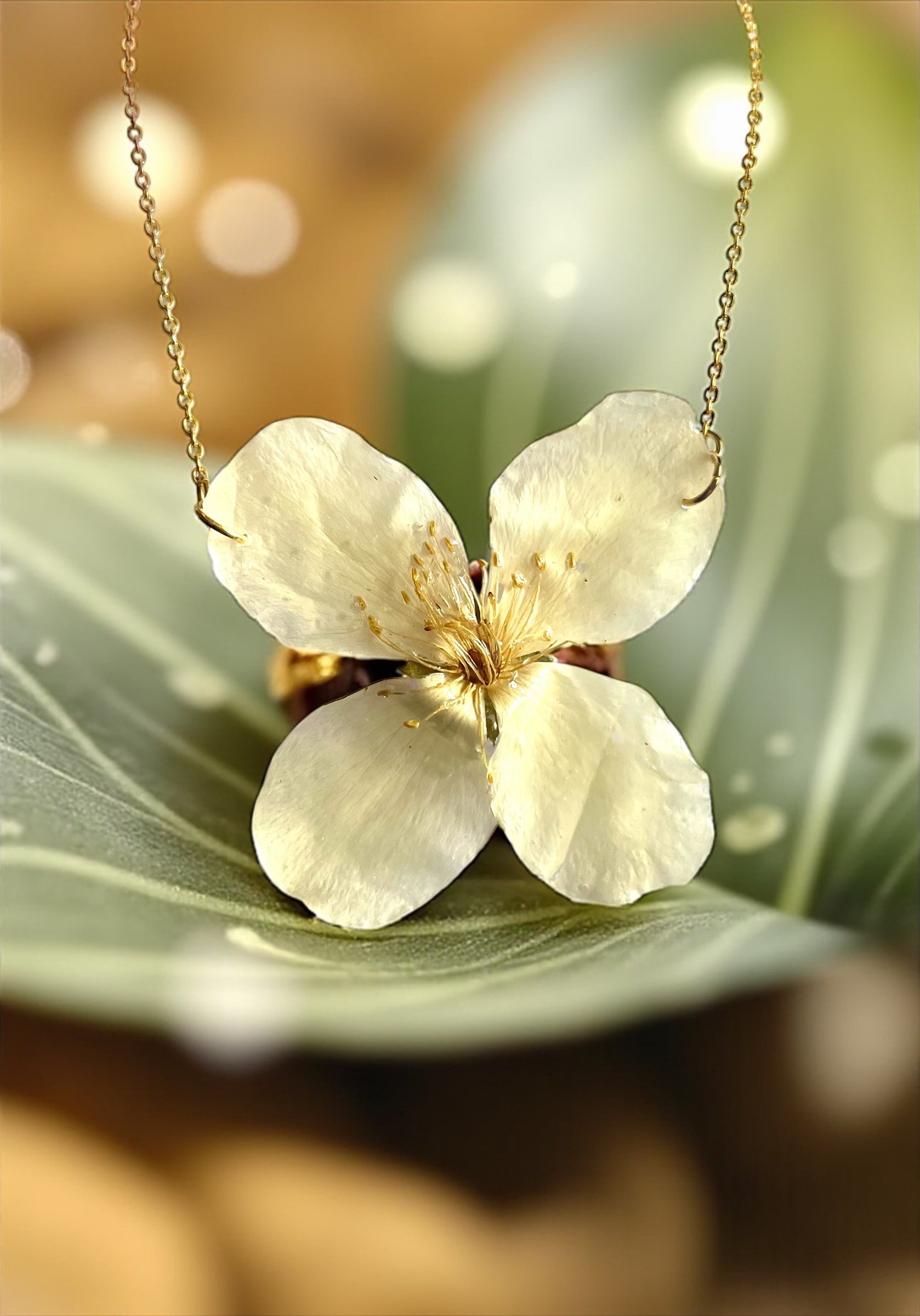Collier grande fleur de seringat - Aux fleurs de Chloé Collier grande fleur de seringat Collier Collier